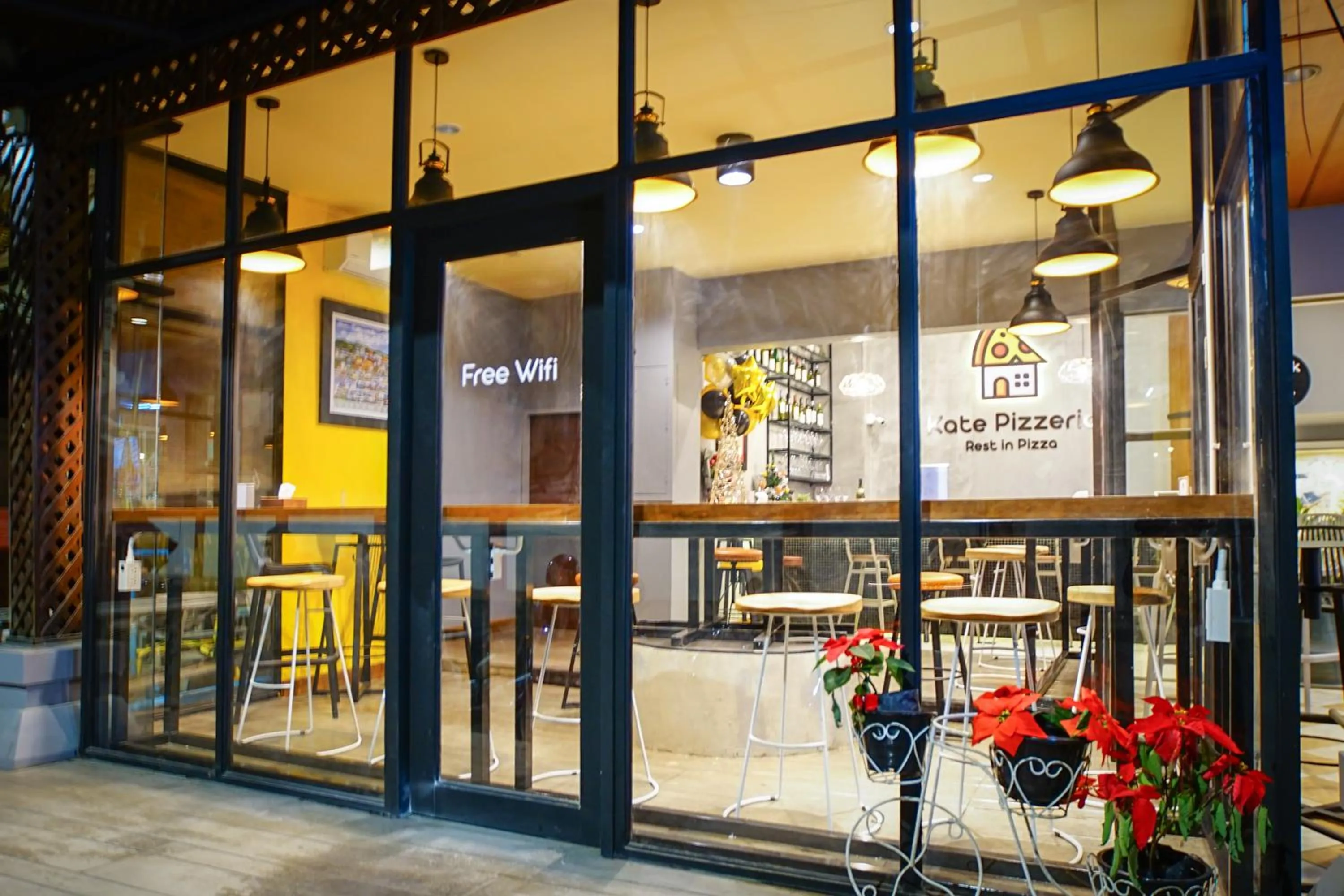 Restaurant/places to eat in Parasol Inn Chiang Mai Old City