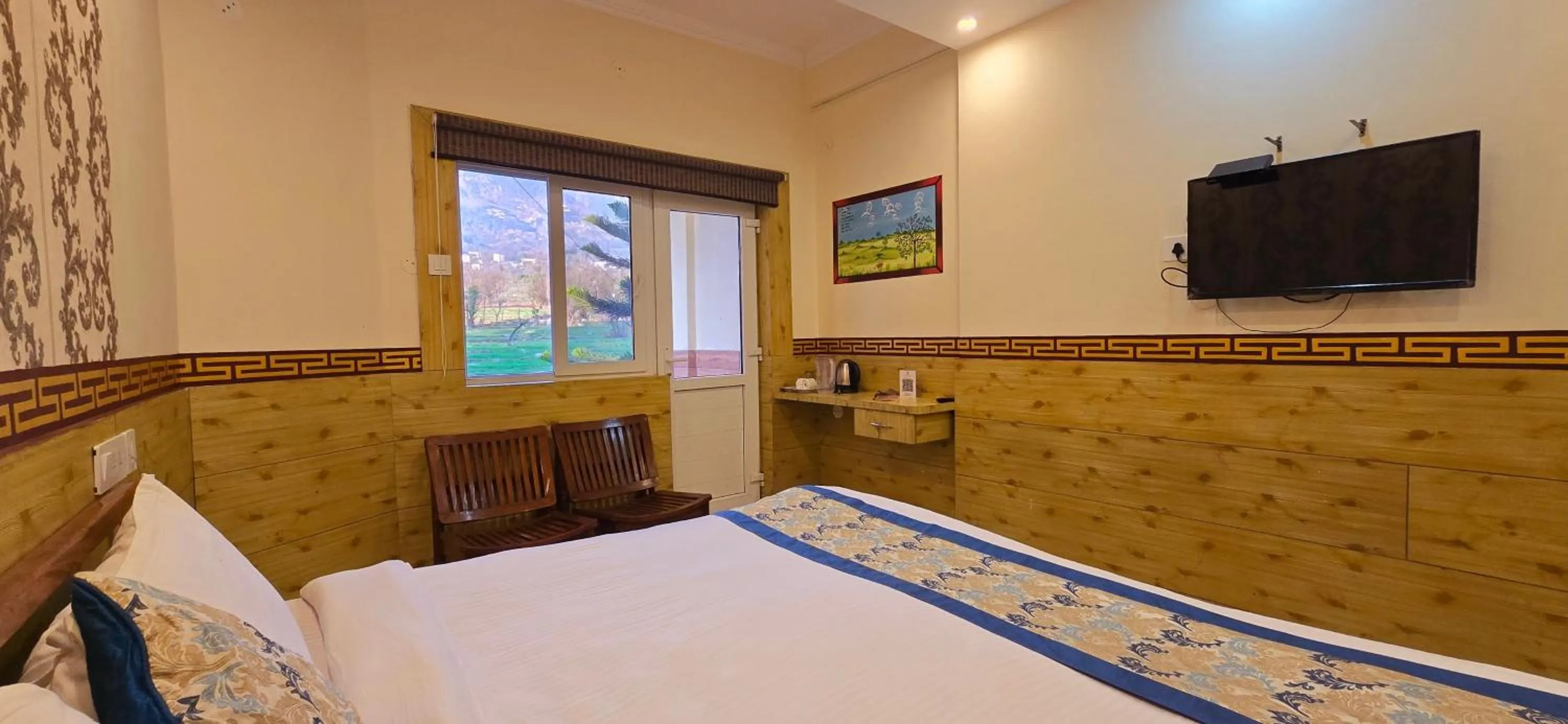 Bedroom, Bed in Hotel Samdupling Himalayan Brothers