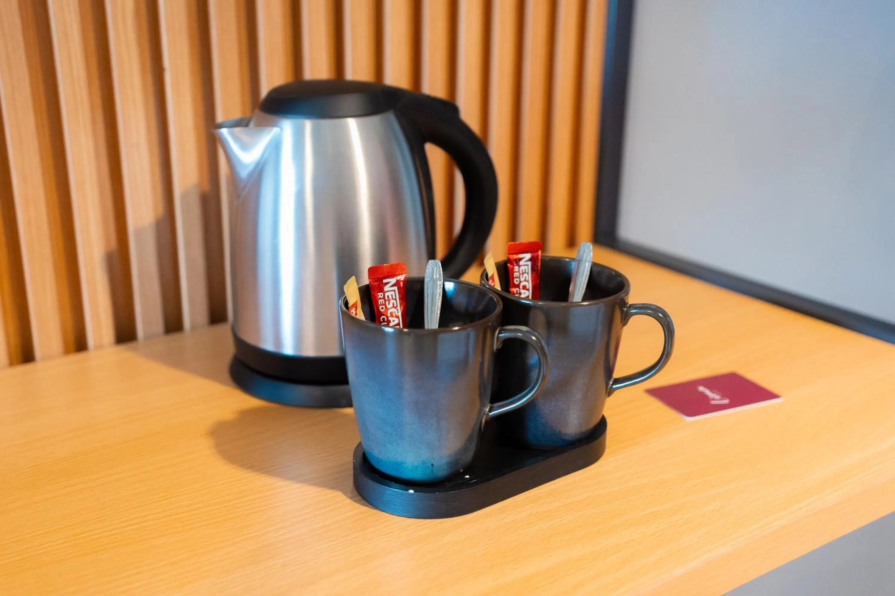 Coffee/tea facilities in Lima Hotel