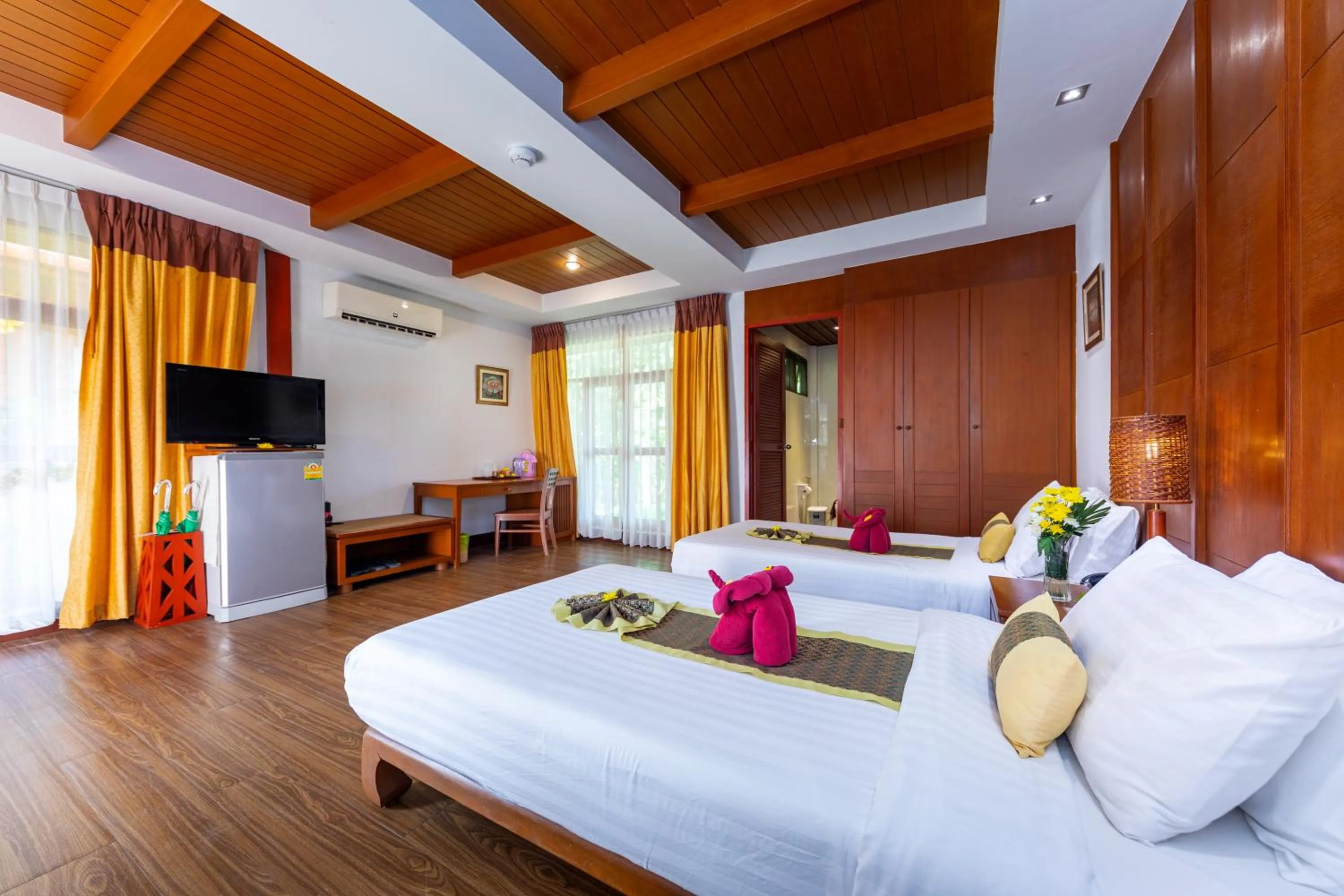 Bed in PP Erawan Palms Resort