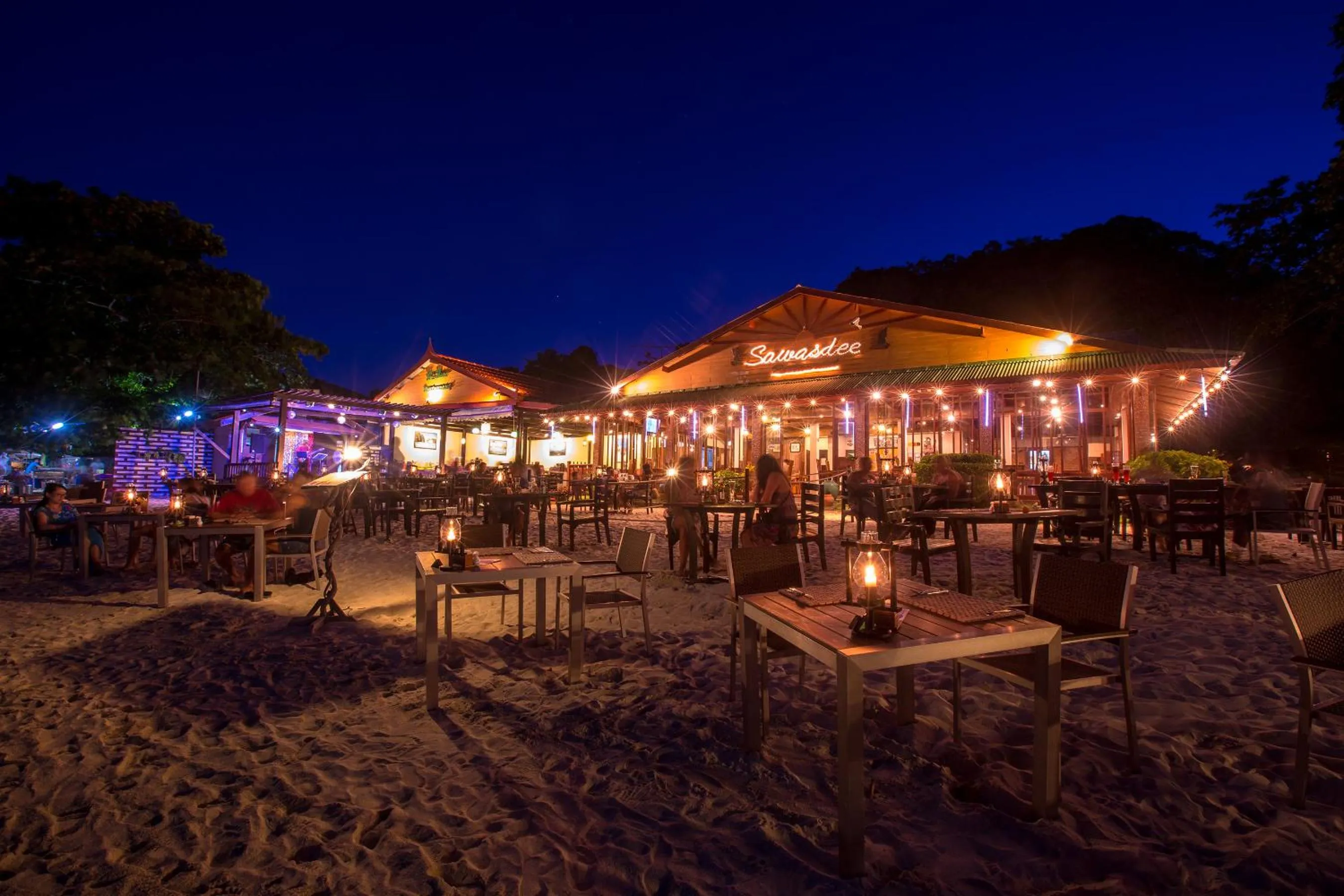 Restaurant/places to eat in PP Erawan Palms Resort