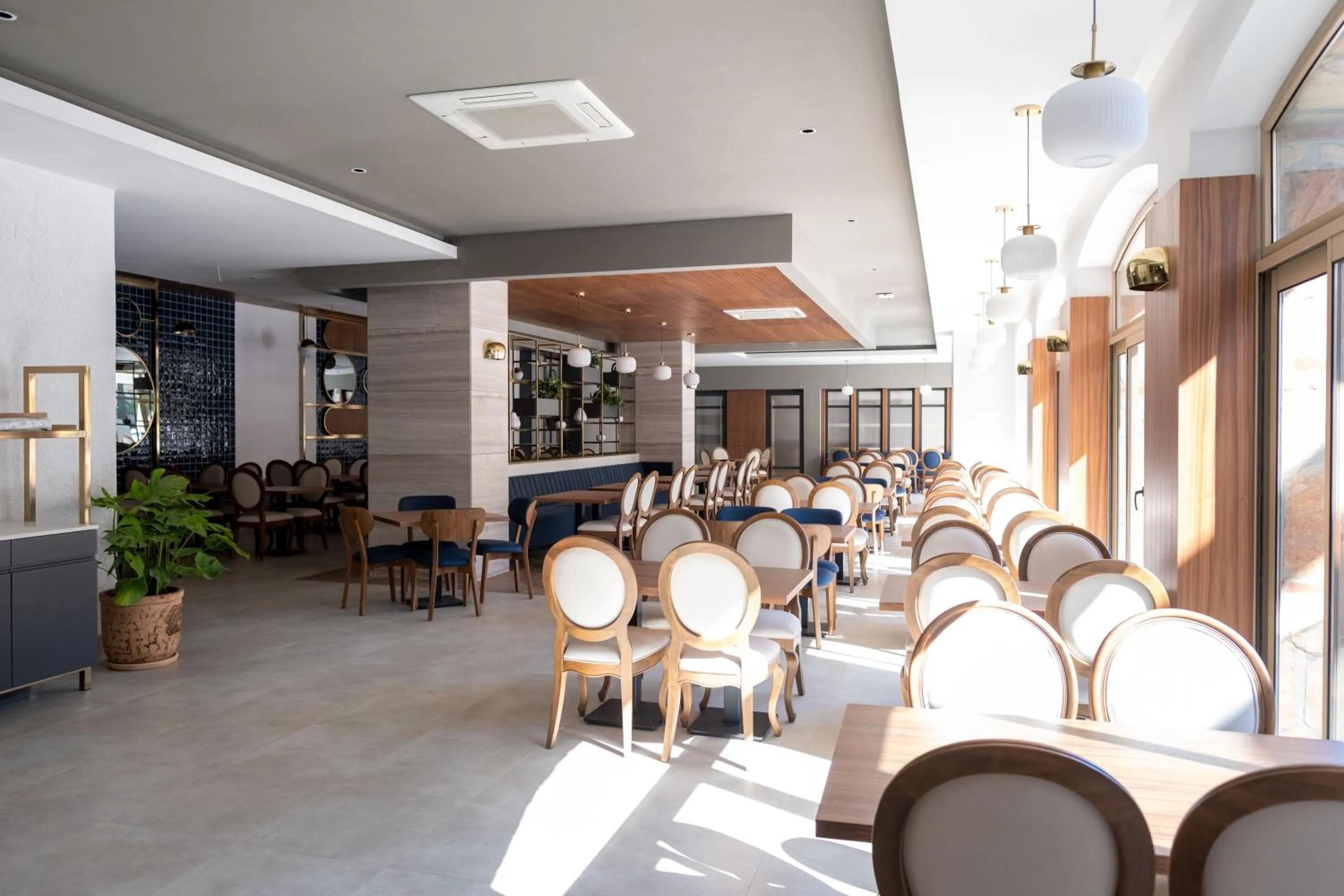 Restaurant/places to eat in Side Village Family Suite - All Inclusive