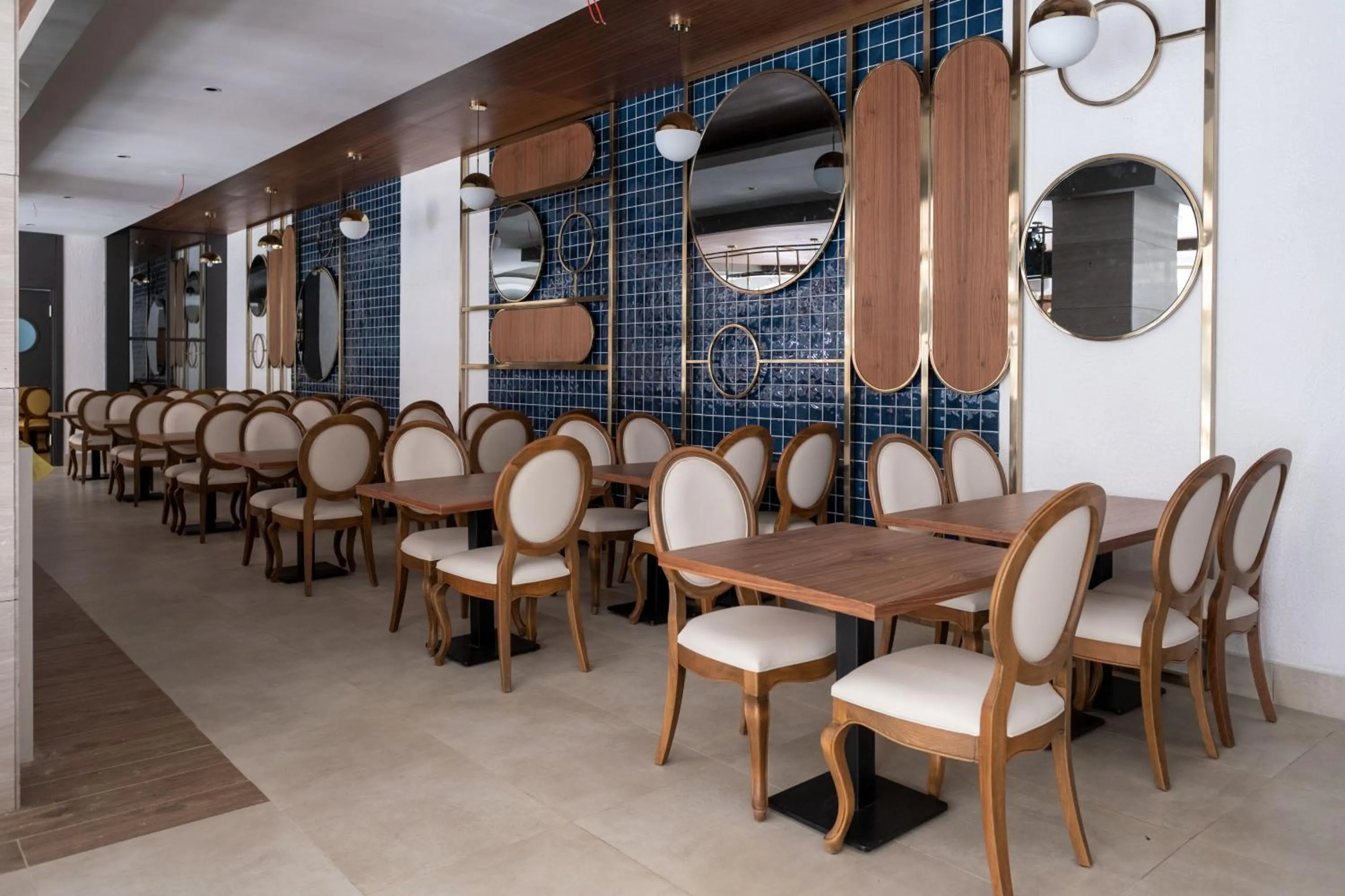 Restaurant/places to eat in Side Village Family Suite - All Inclusive