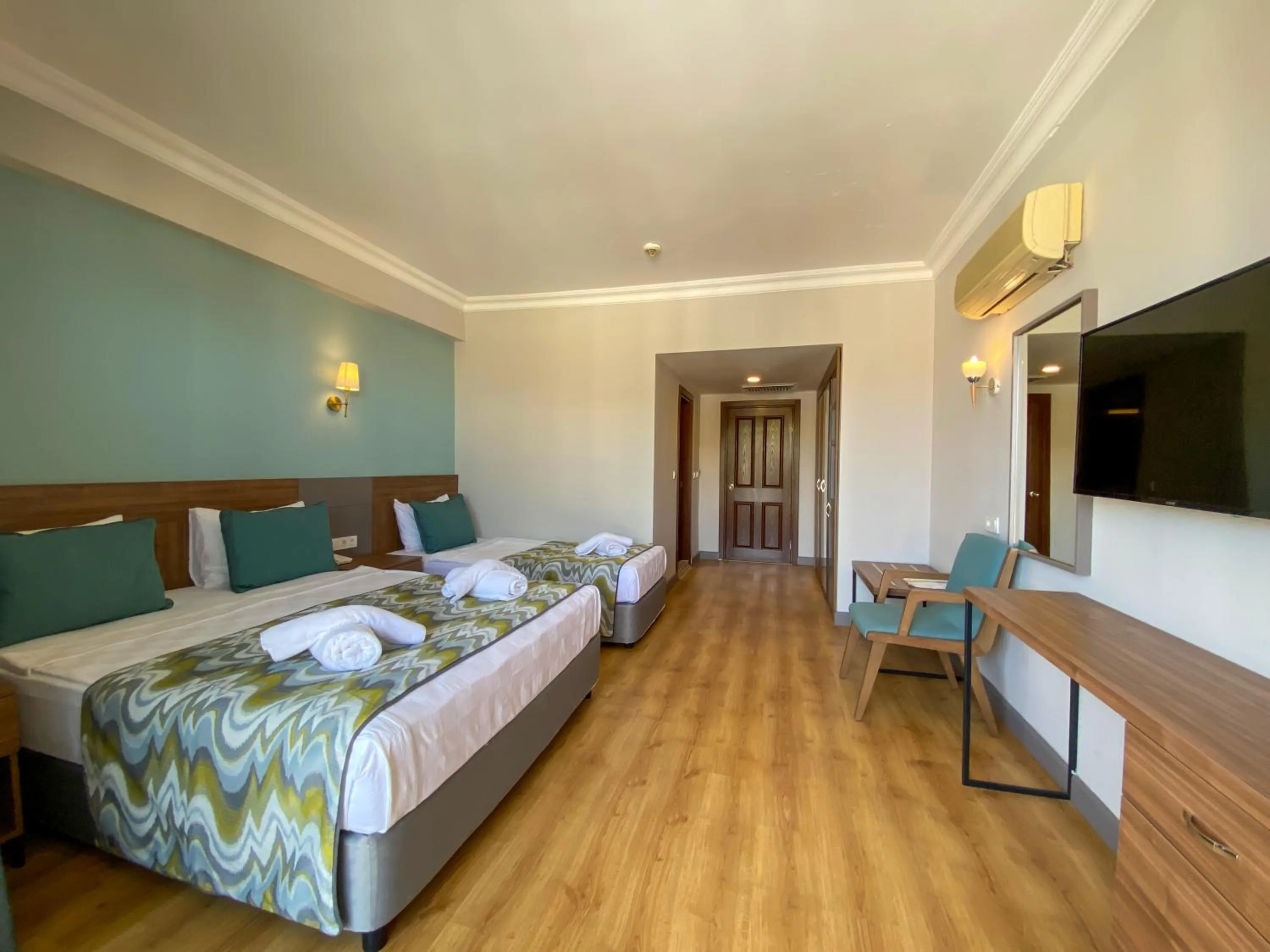 Bedroom, Bed in Side Village Family Suite - All Inclusive