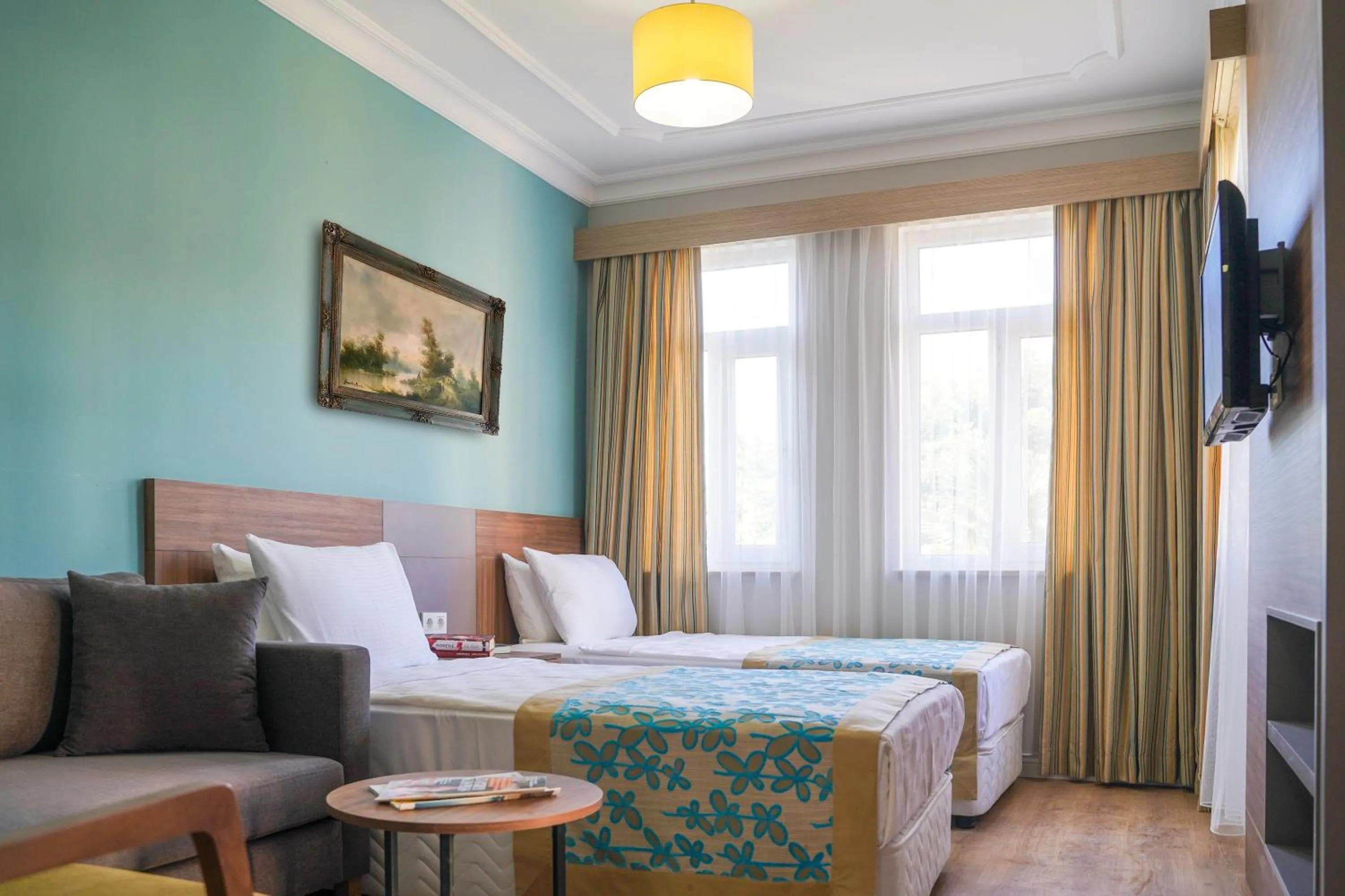 Bed in Side Village Family Suite - All Inclusive