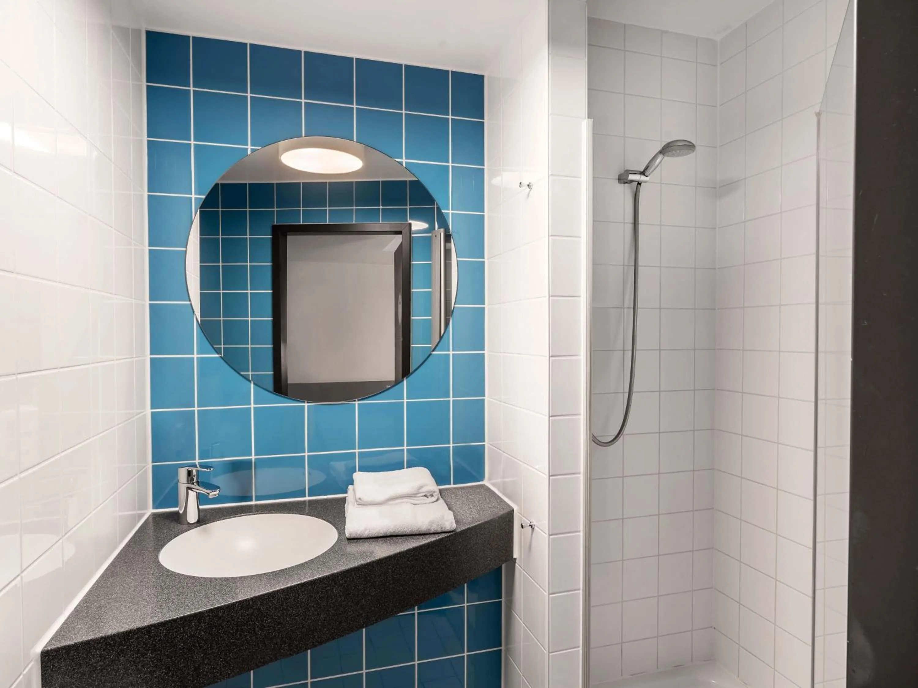 Bathroom in B&B Hotel Konstanz