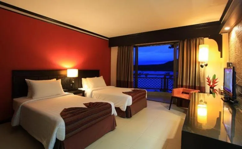 Bed in Tohsang Heritage Khongjiam