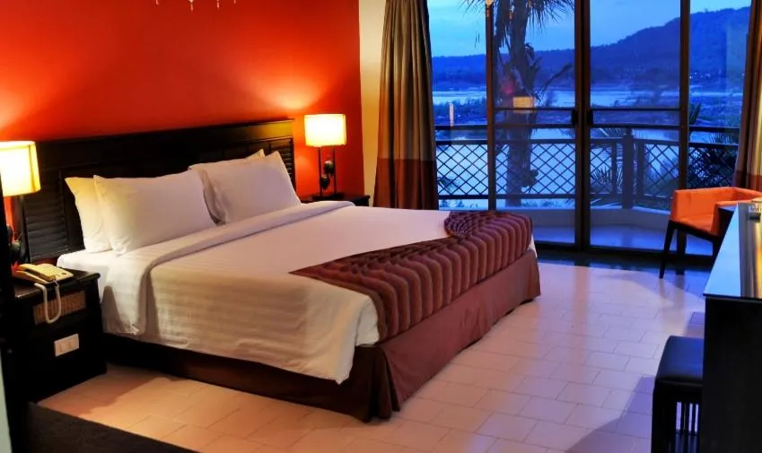 Bed in Tohsang Heritage Khongjiam