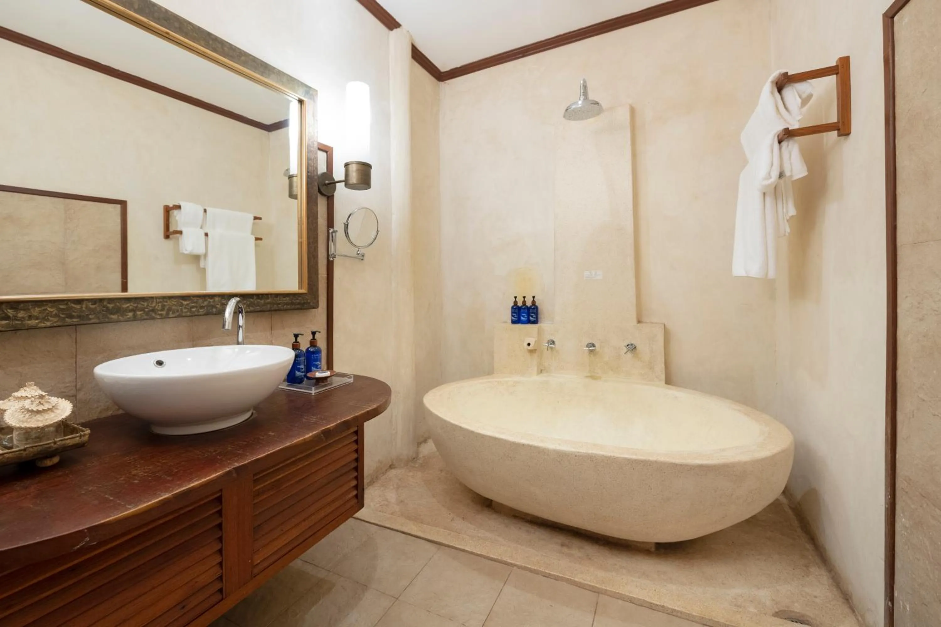 Tohsang Heritage Khongjiam