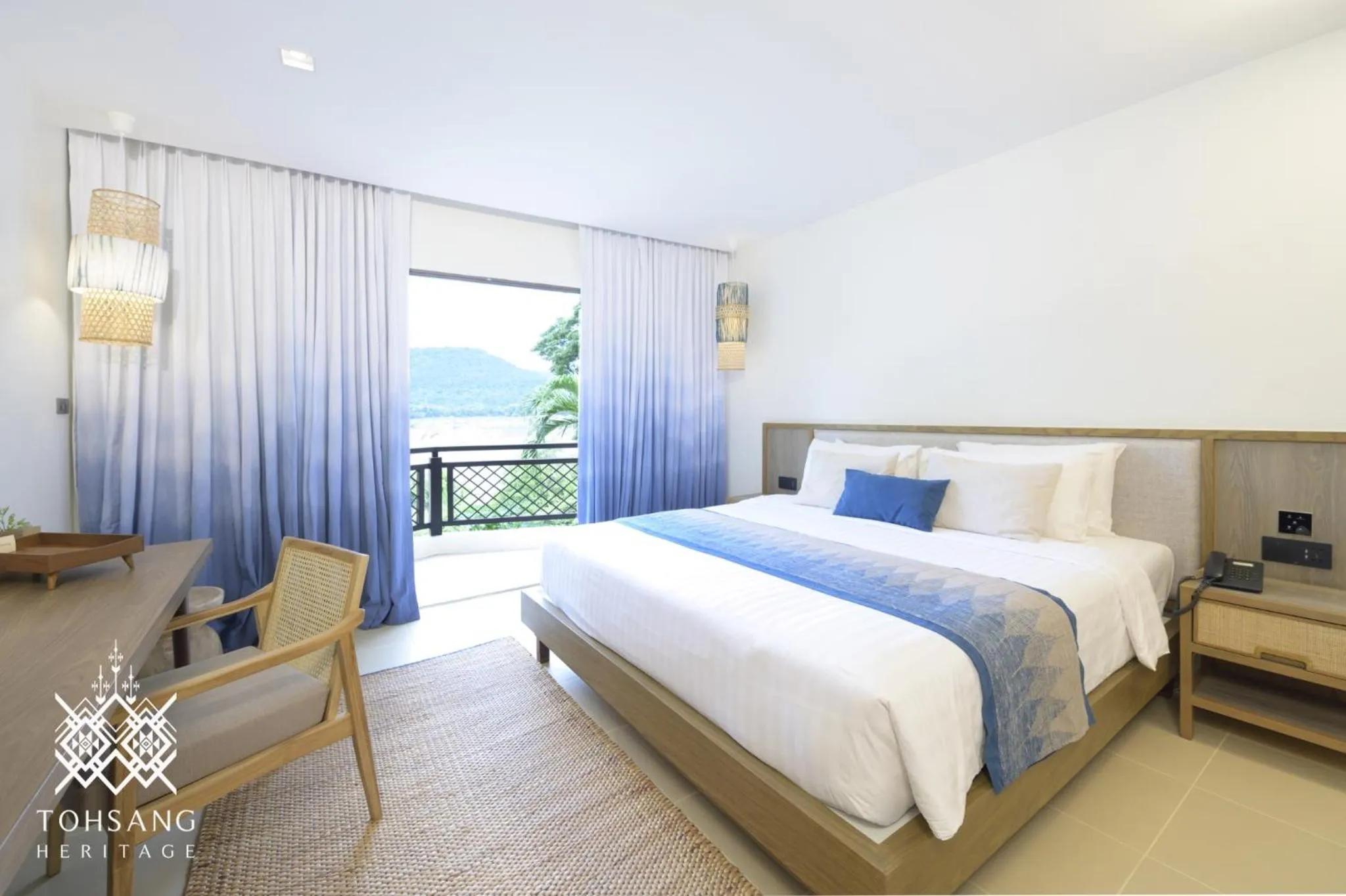 Bed in Tohsang Heritage Khongjiam