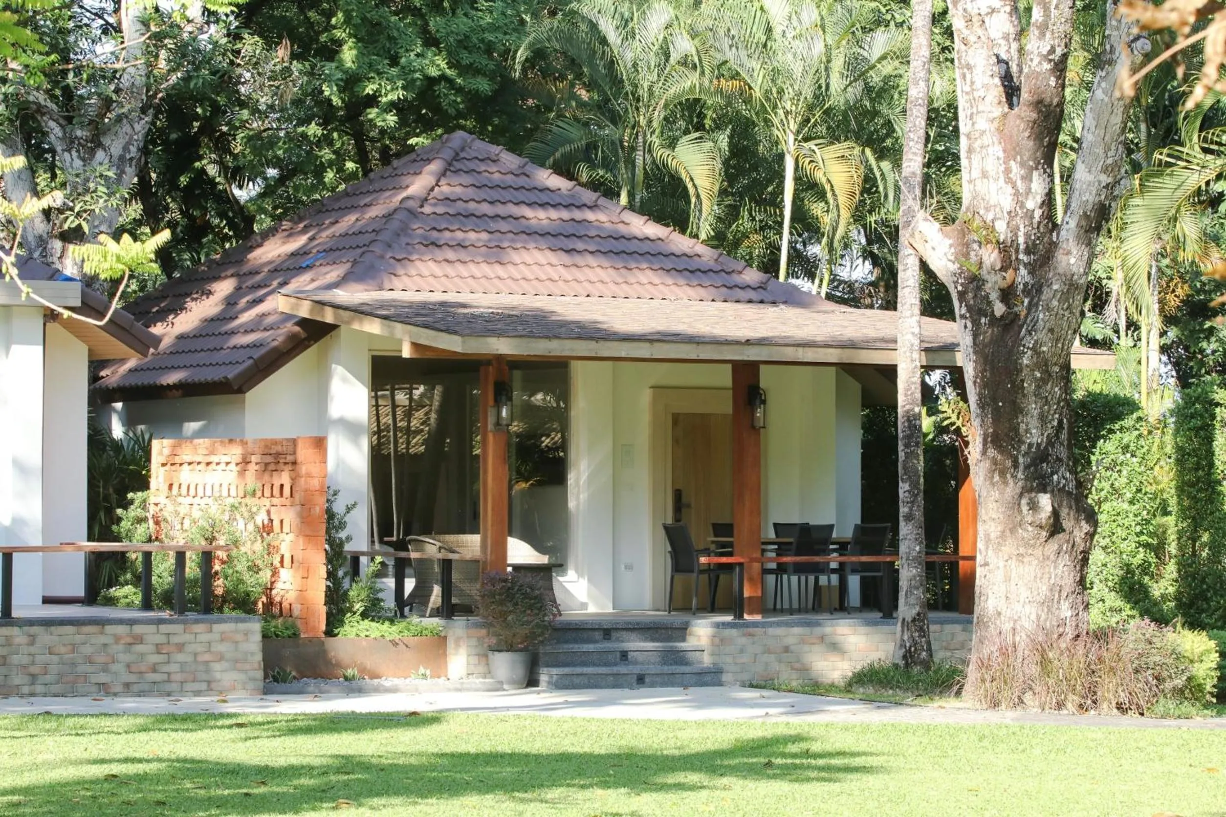 Family in Tohsang Heritage Khongjiam