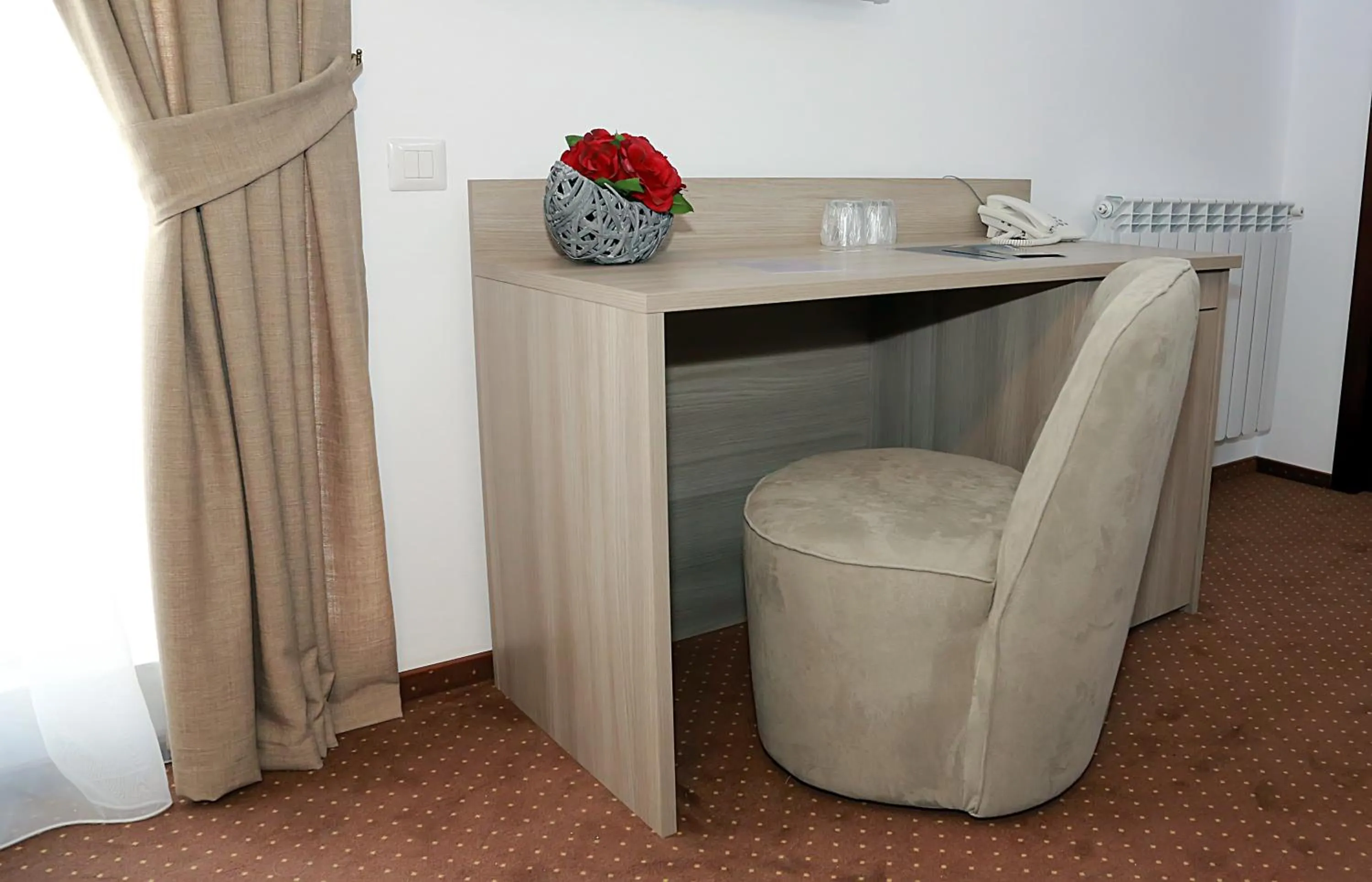 Photo of the whole room in Parliament Square