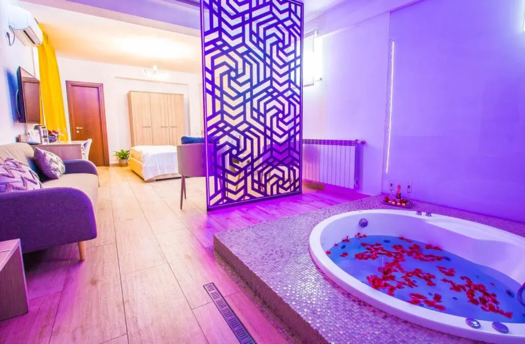 Photo of the whole room in Parliament Square