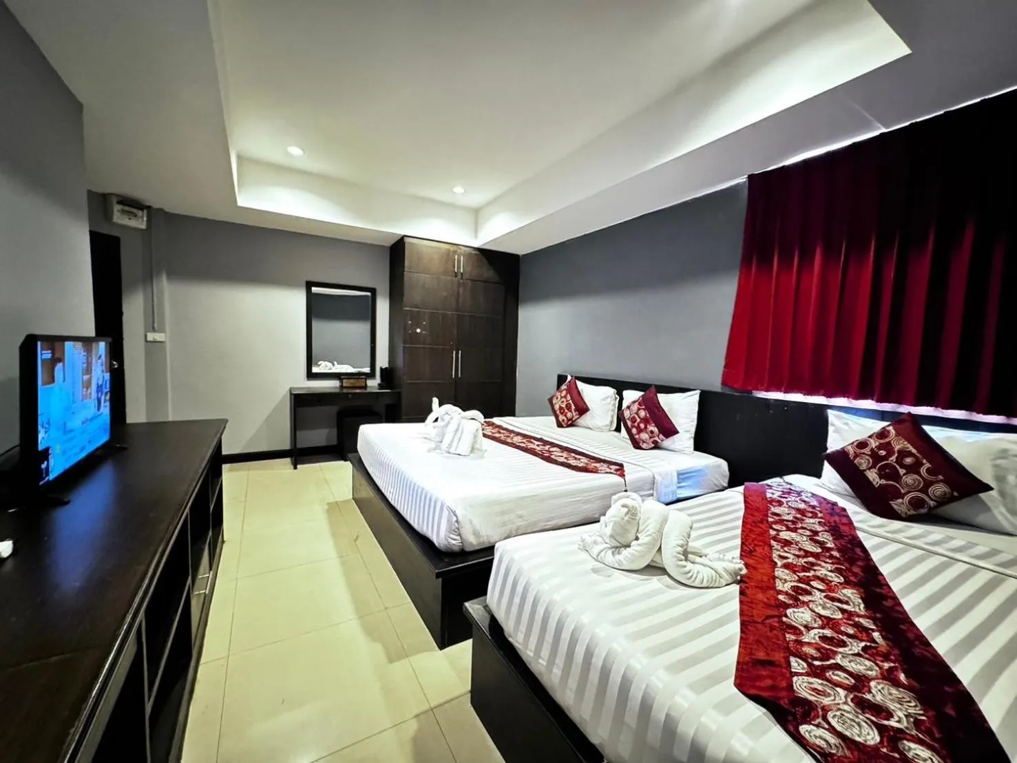 Photo of the whole room, Bed in The Great Residence Suvarnabhumi Airport