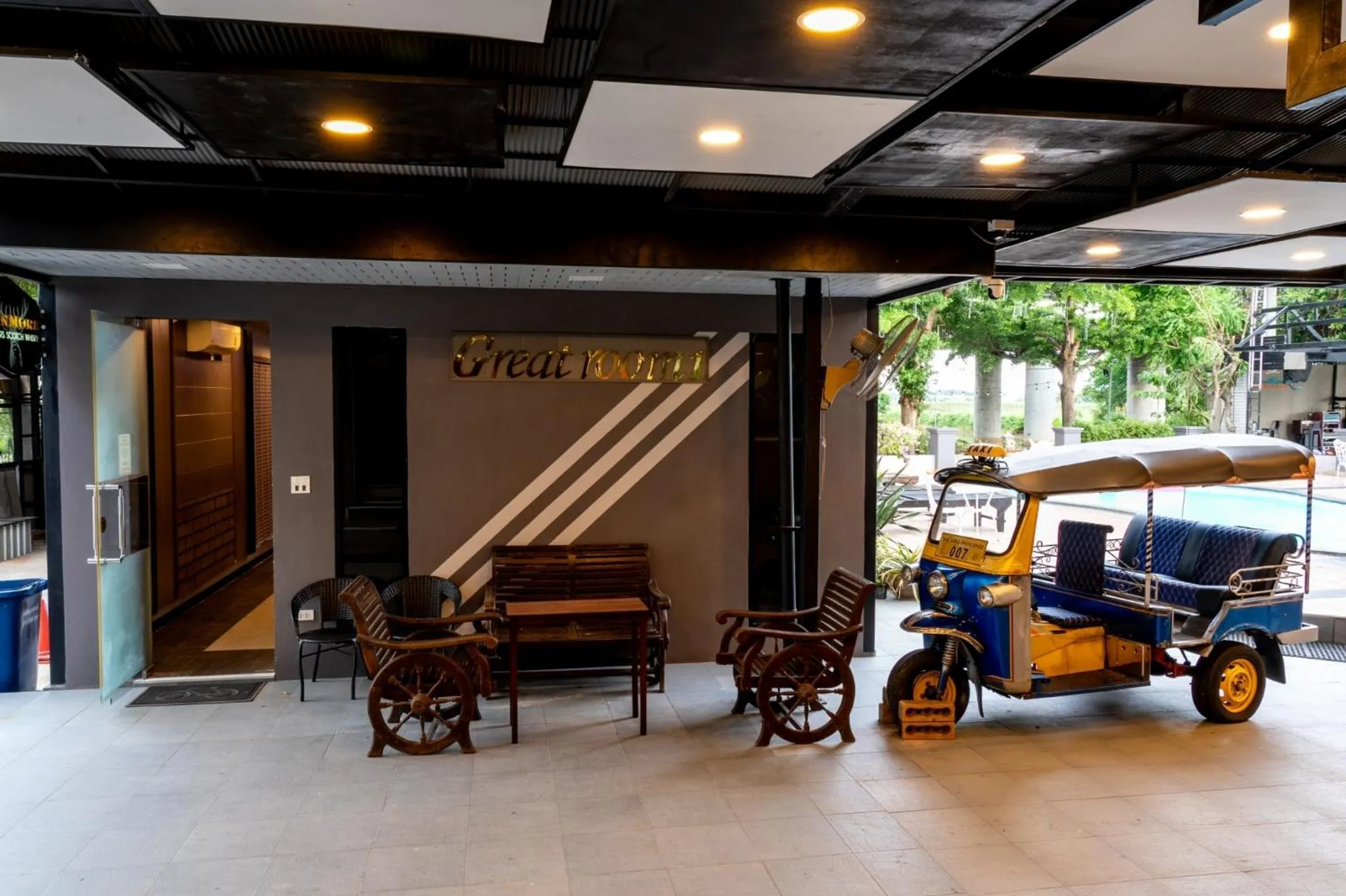 Seating area in The Great Residence Suvarnabhumi Airport