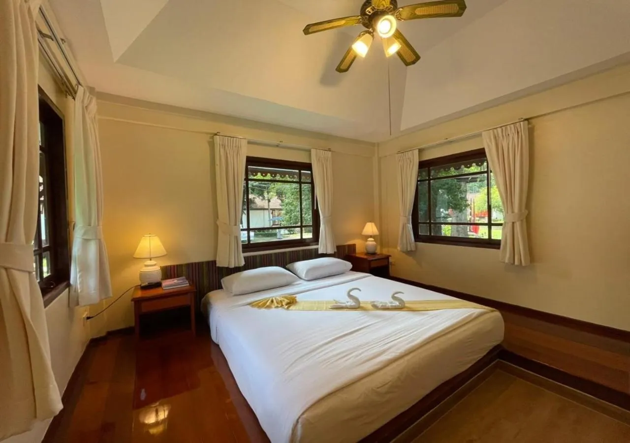 Bedroom, Bed in Supalai Pasak Resort Hotel And Spa