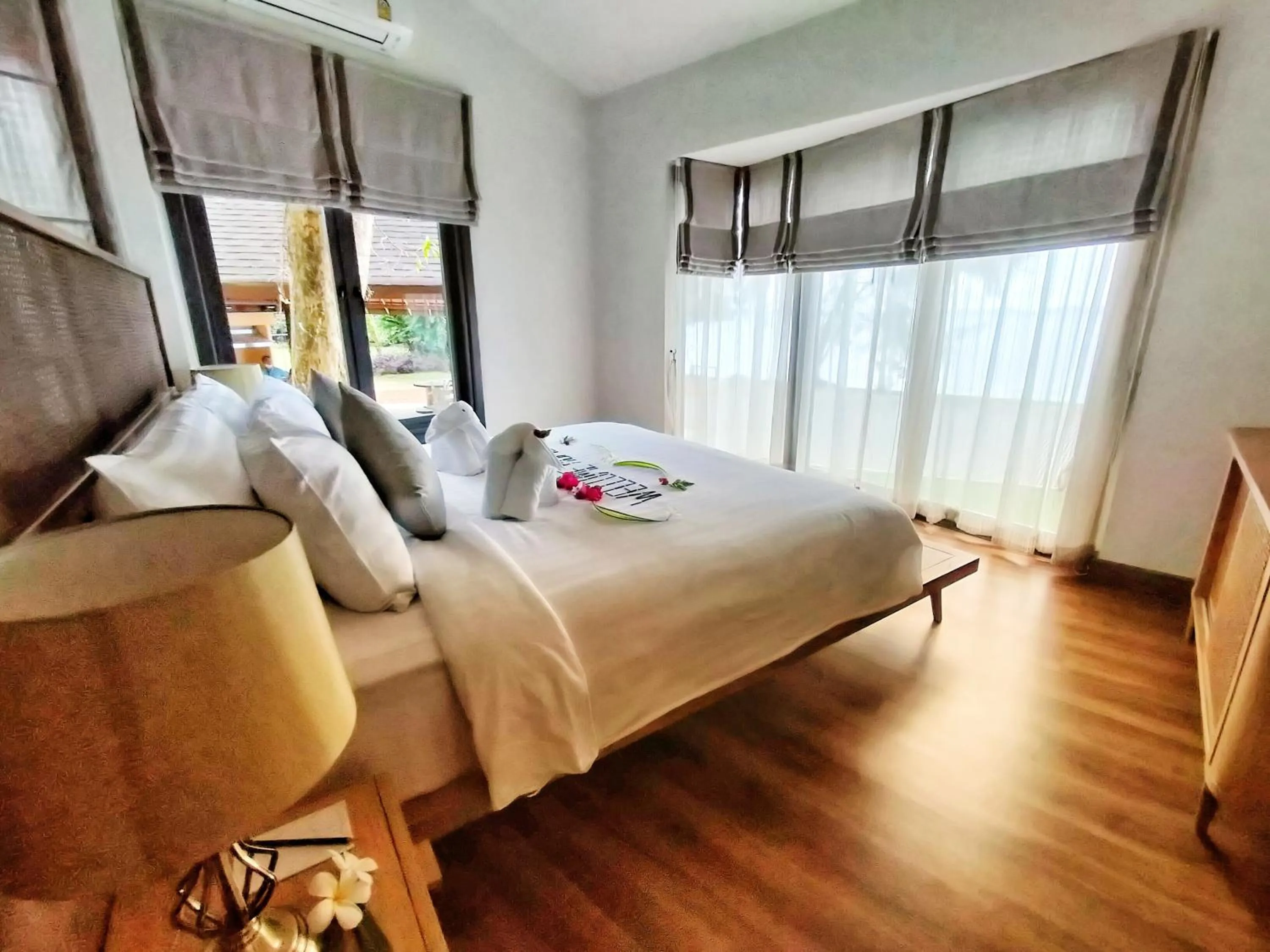 Living room, Bed in Supalai Scenic Bay Resort And Spa, SHA Extra Plus