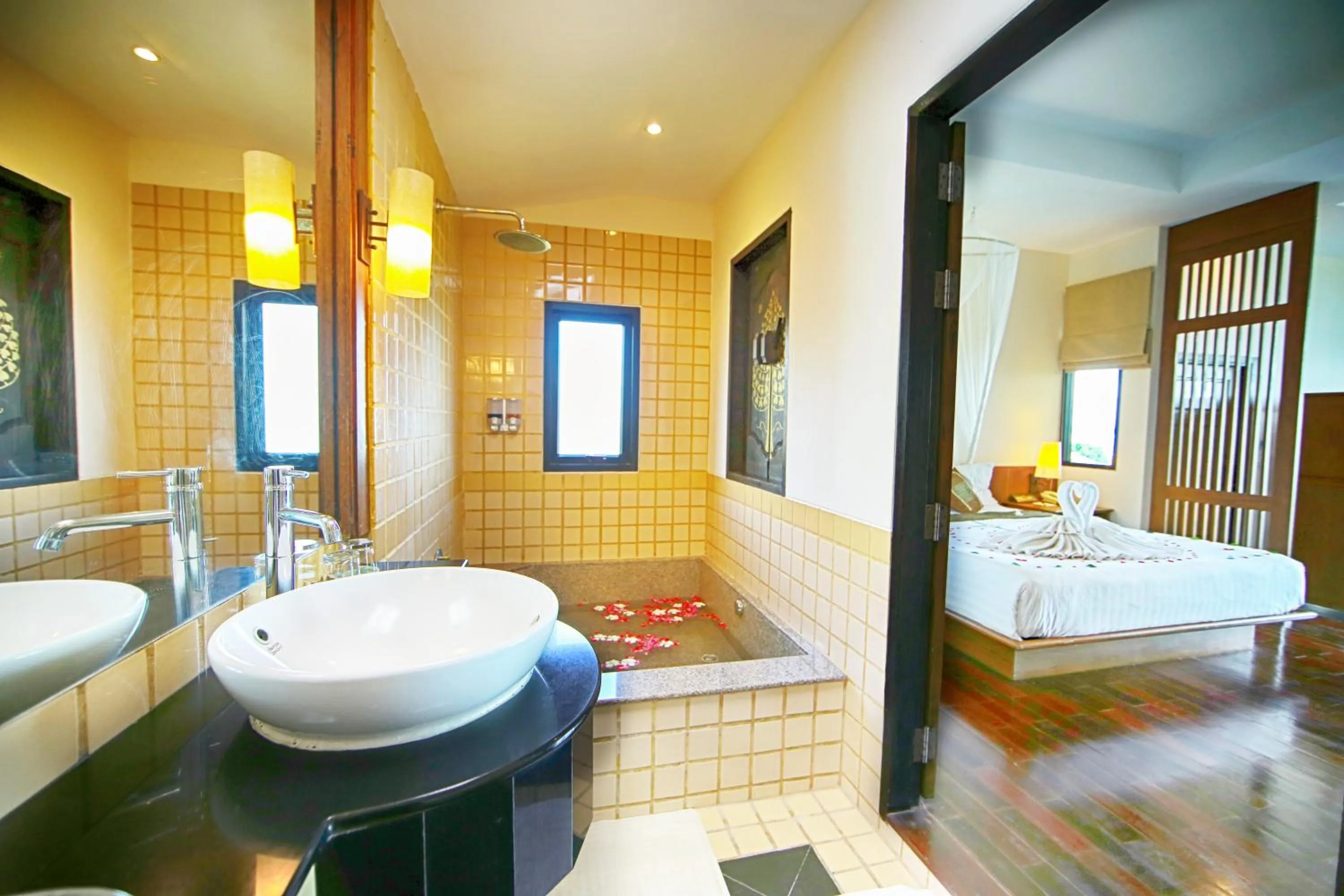 Bathroom, Bed in Supalai Scenic Bay Resort And Spa, SHA Extra Plus