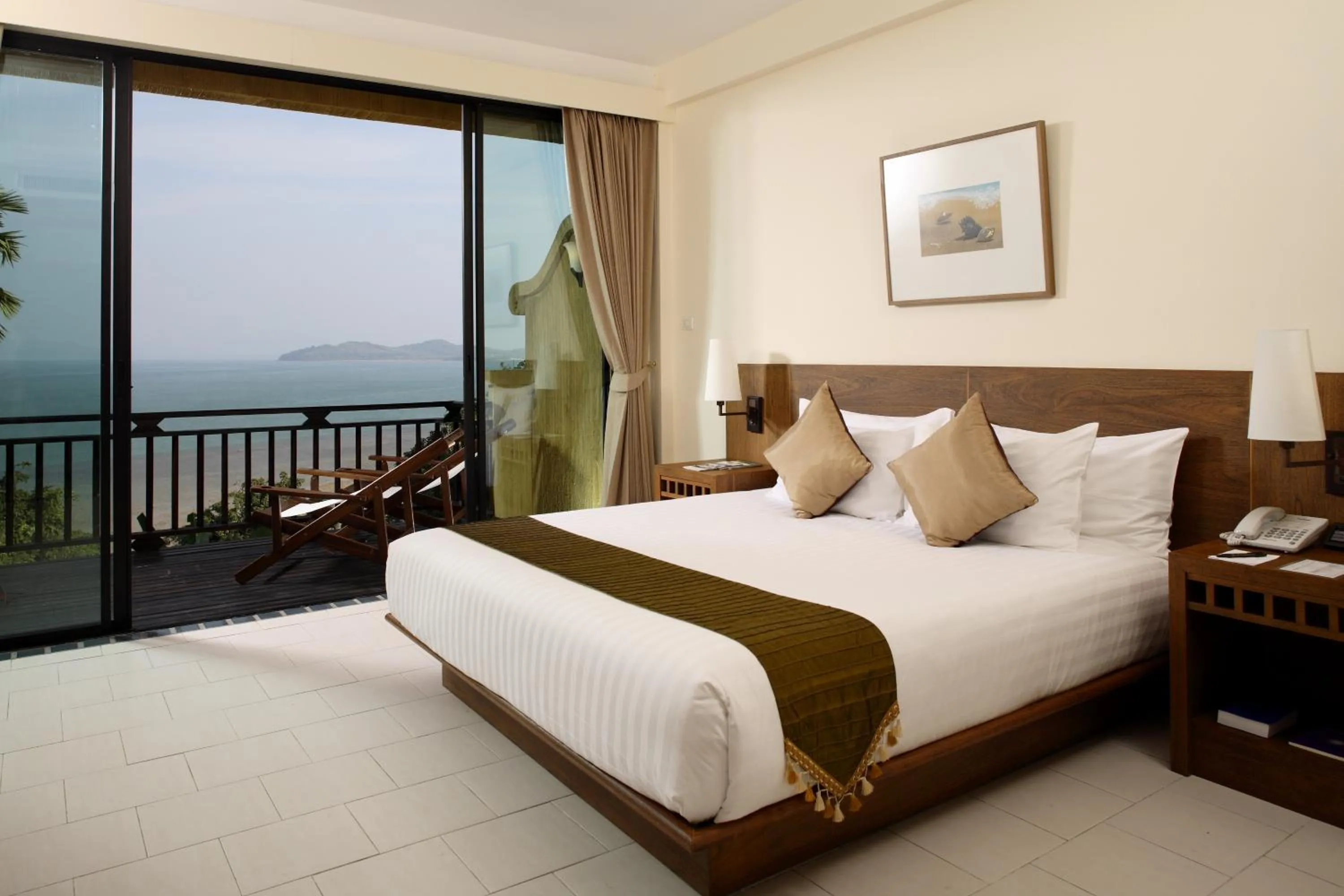 Bed in Supalai Scenic Bay Resort And Spa, SHA Extra Plus