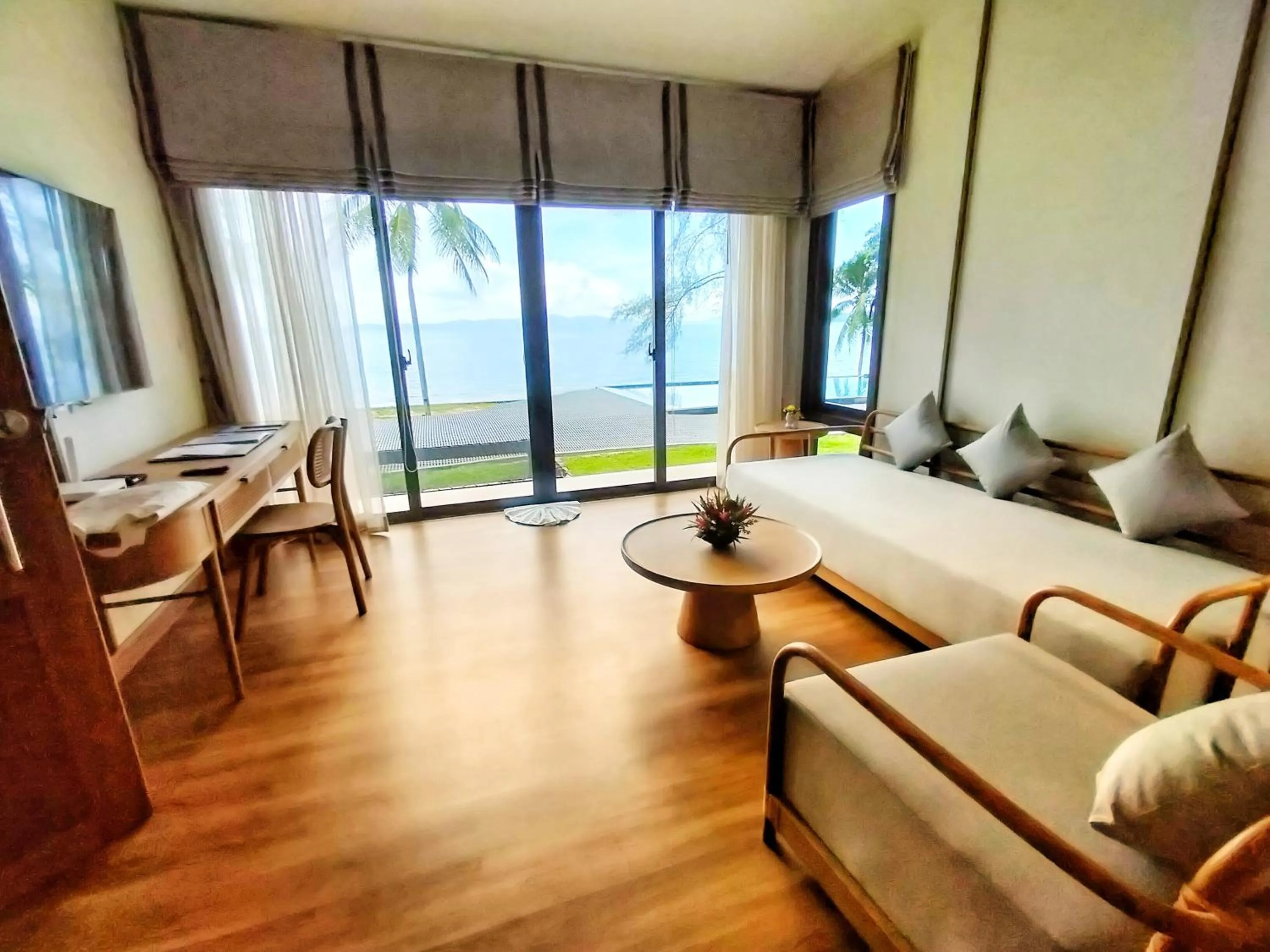 Living room, Bed in Supalai Scenic Bay Resort And Spa, SHA Extra Plus