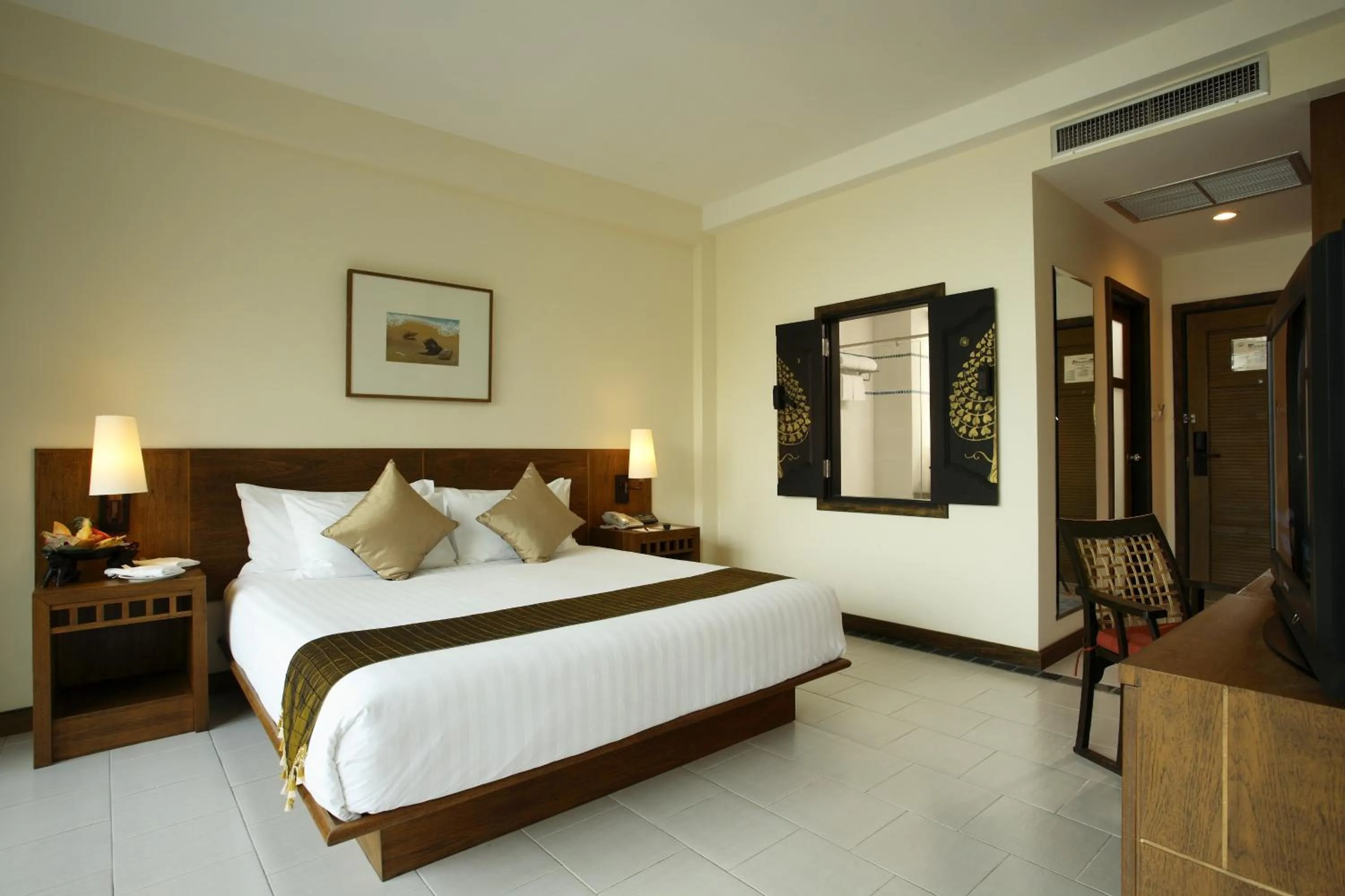 Photo of the whole room, Bed in Supalai Scenic Bay Resort And Spa, SHA Extra Plus