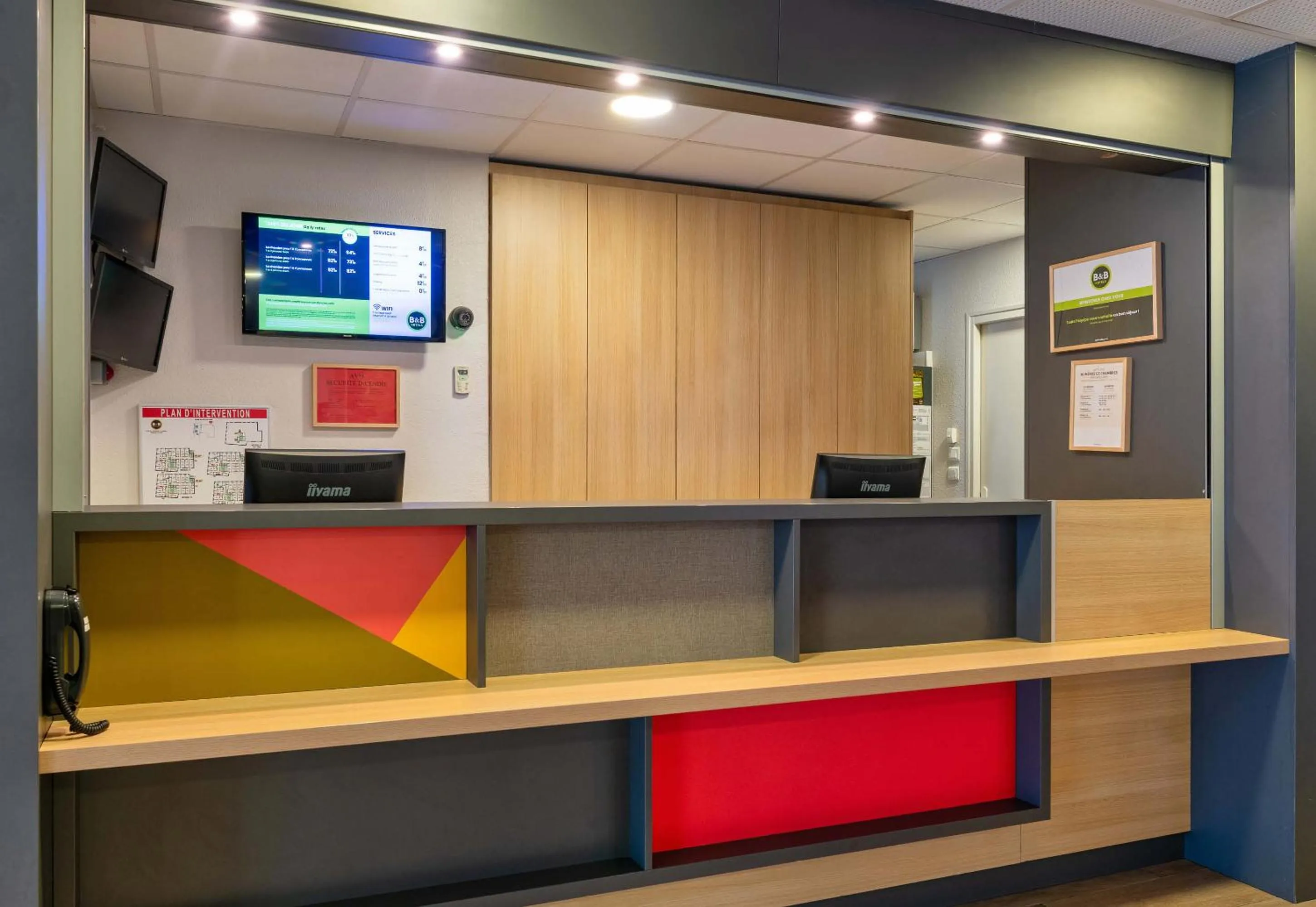 Lobby or reception in B&B HOTEL Lyon Centre Monplaisir