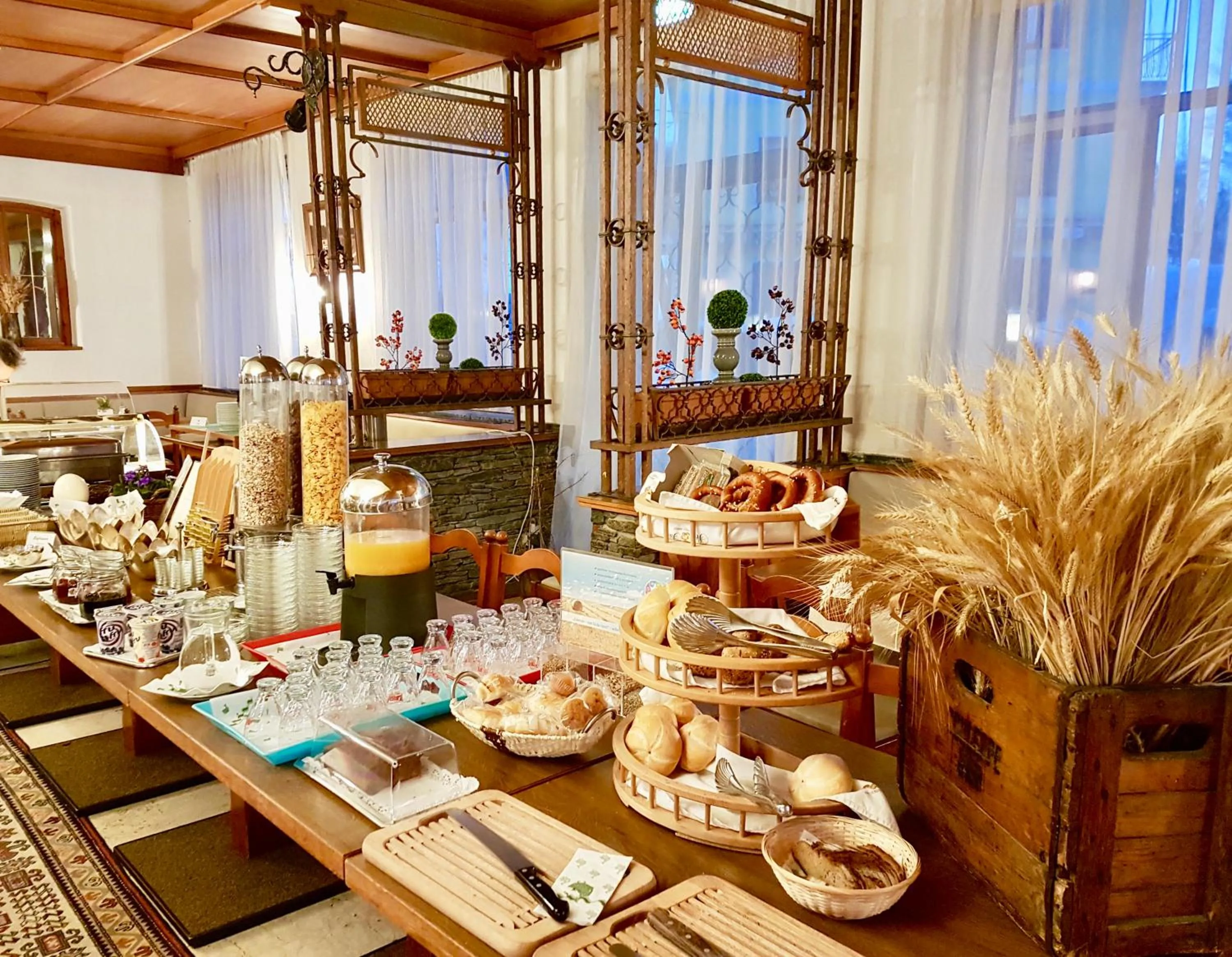 Buffet breakfast in HOTEL Jerolitsch