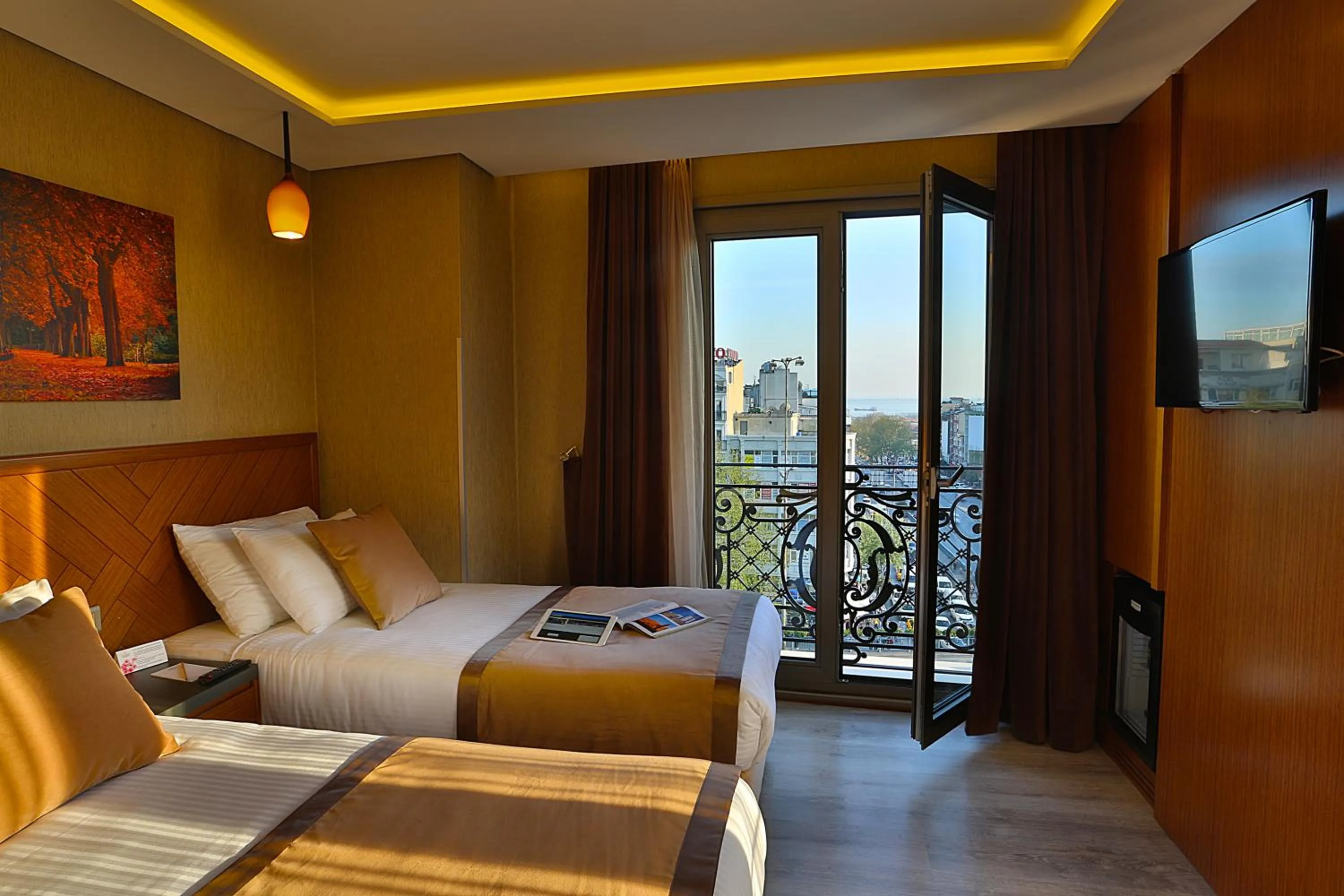 Natural landscape, Bed in Corner Hotel Laleli