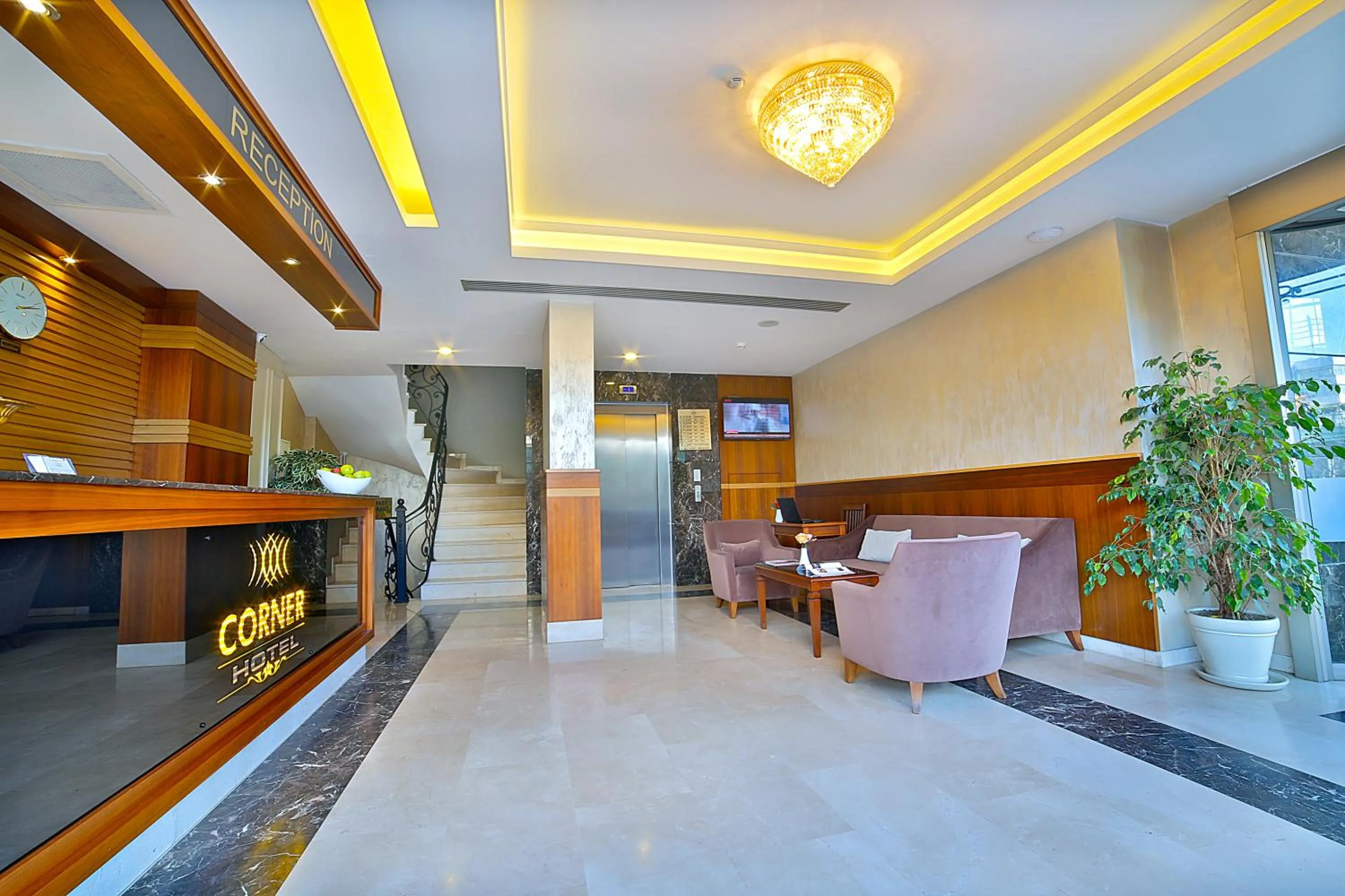 Lobby or reception in Corner Hotel Laleli