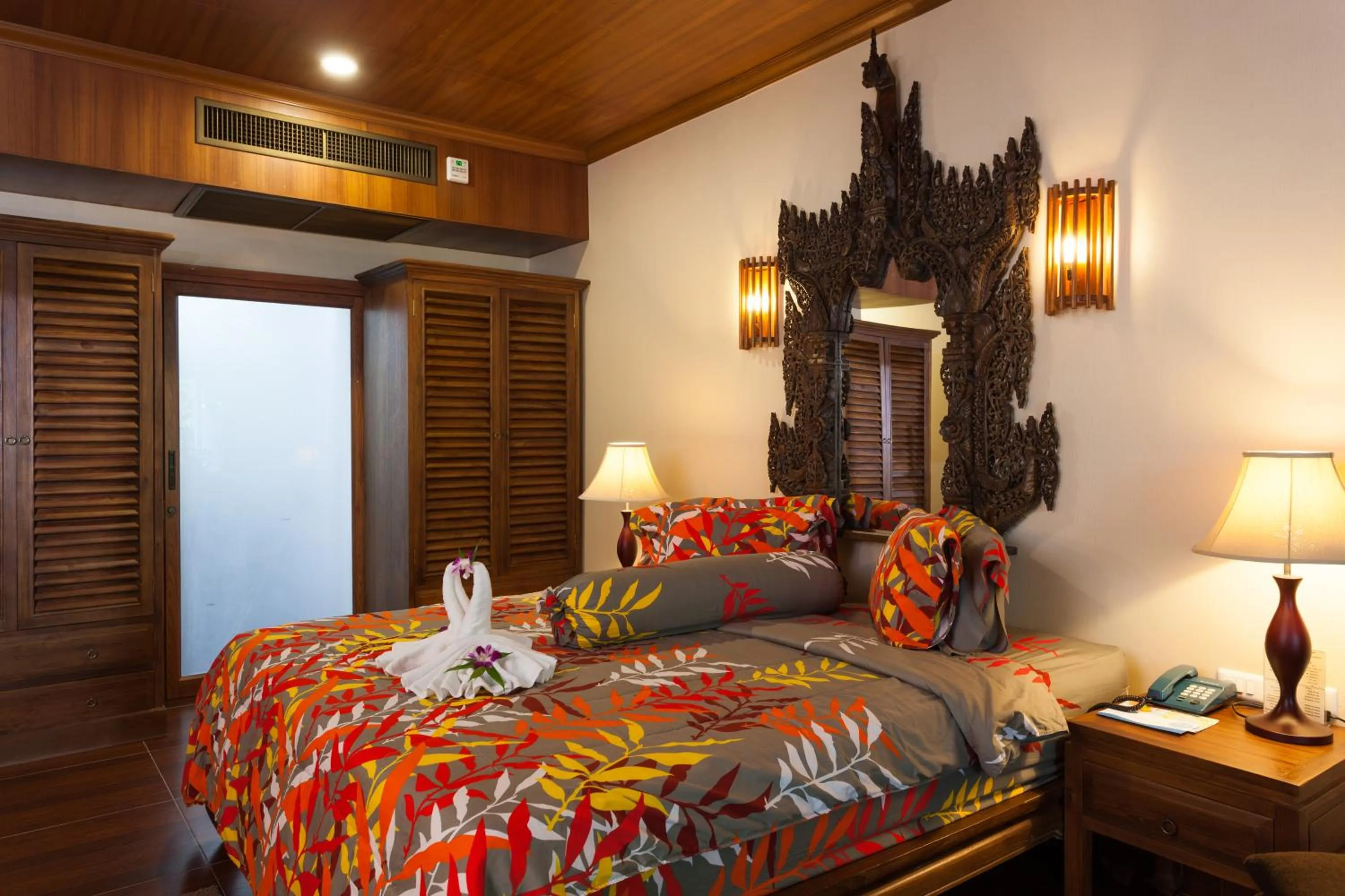 Bedroom, Bed in Tropica Bungalow Beach Hotel