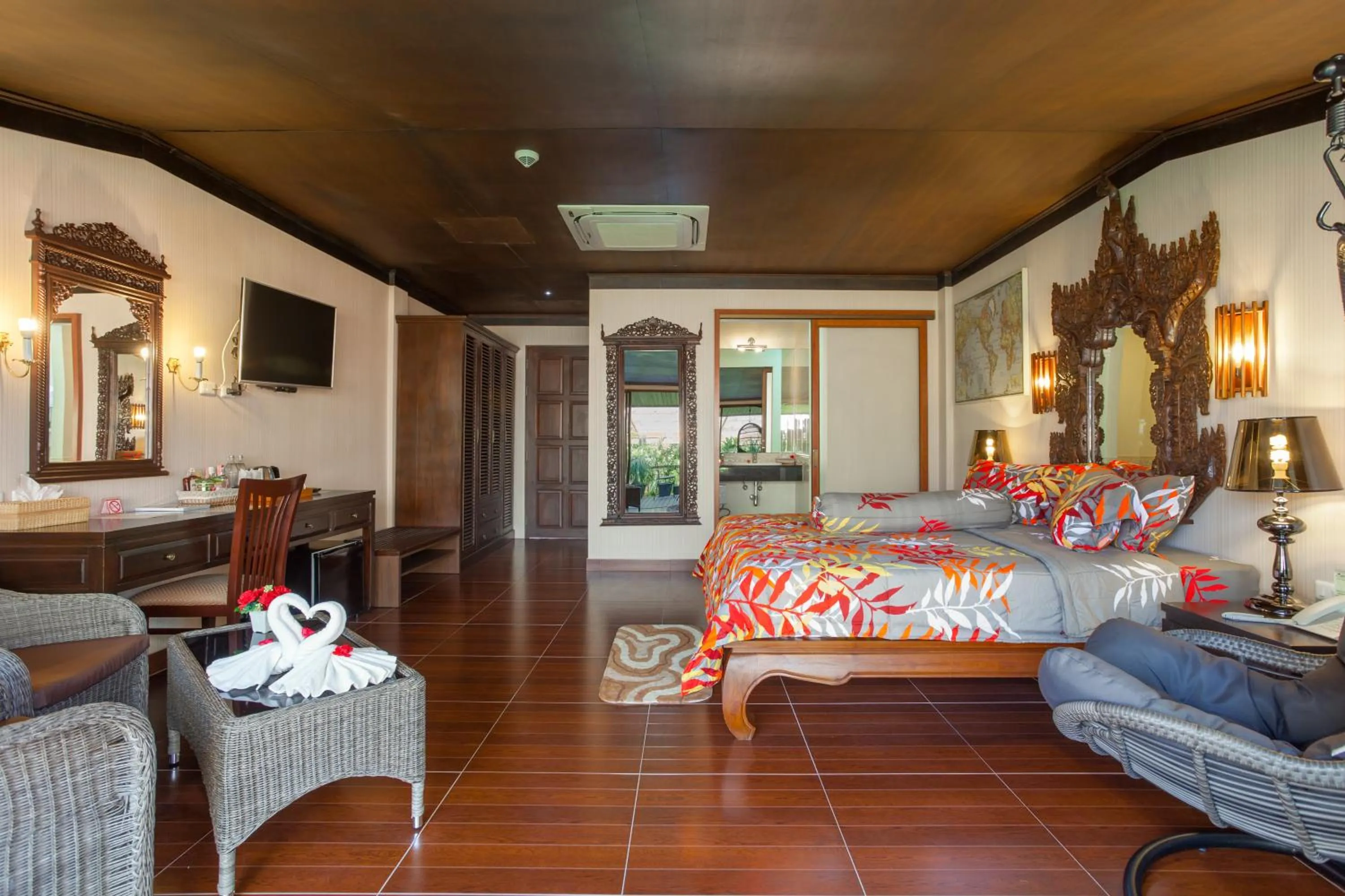 TV and multimedia in Tropica Bungalow Beach Hotel