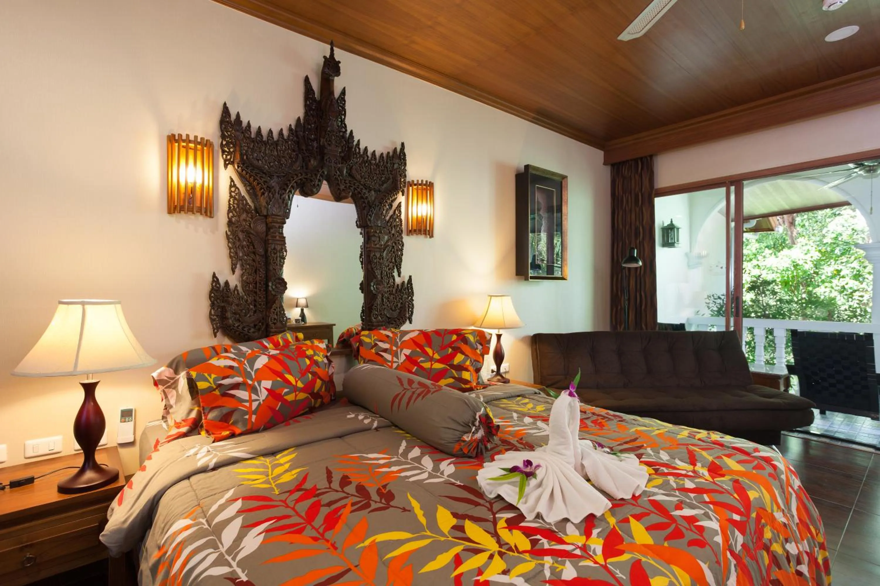 Bedroom, Bed in Tropica Bungalow Beach Hotel