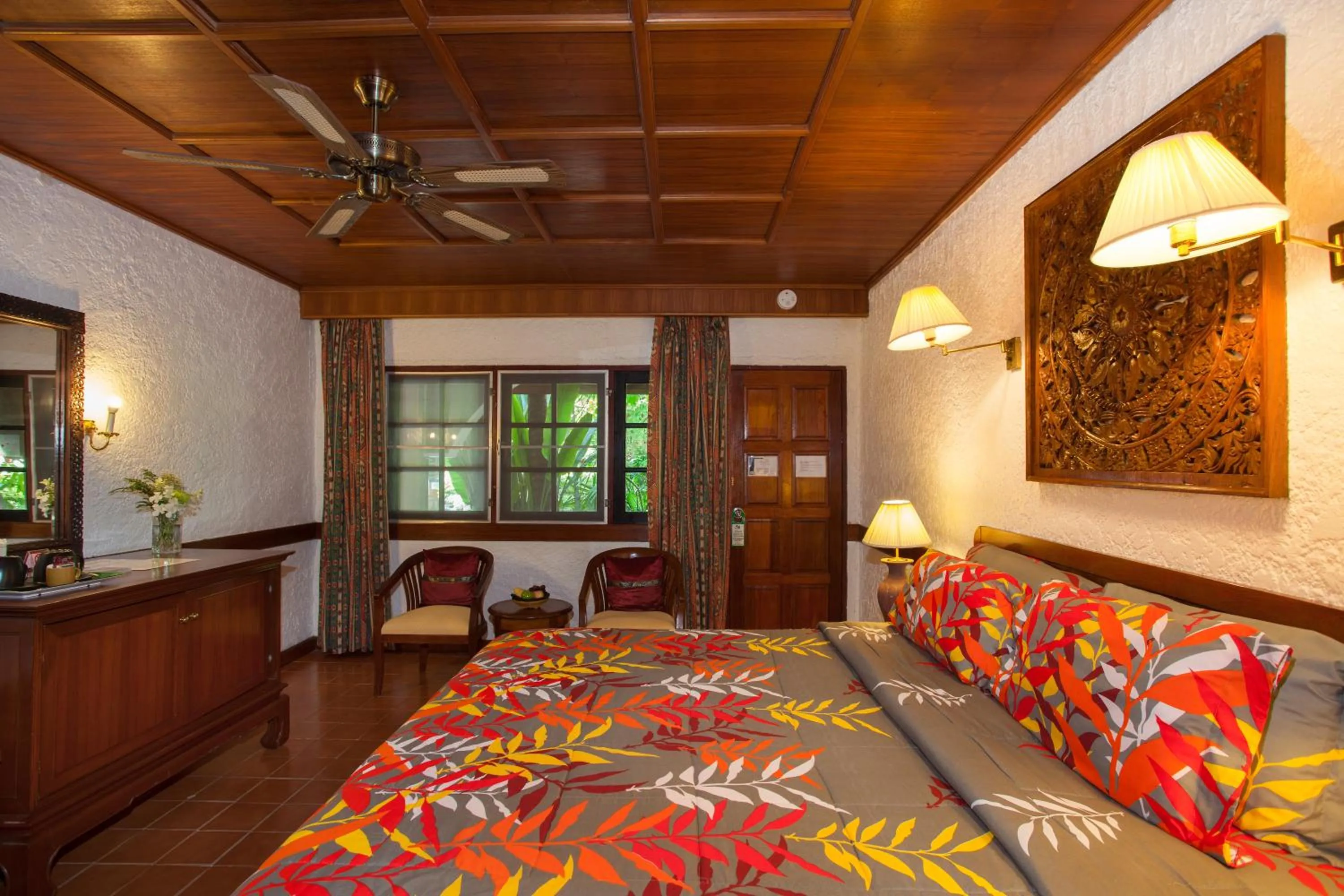 Bedroom, Bed in Tropica Bungalow Beach Hotel
