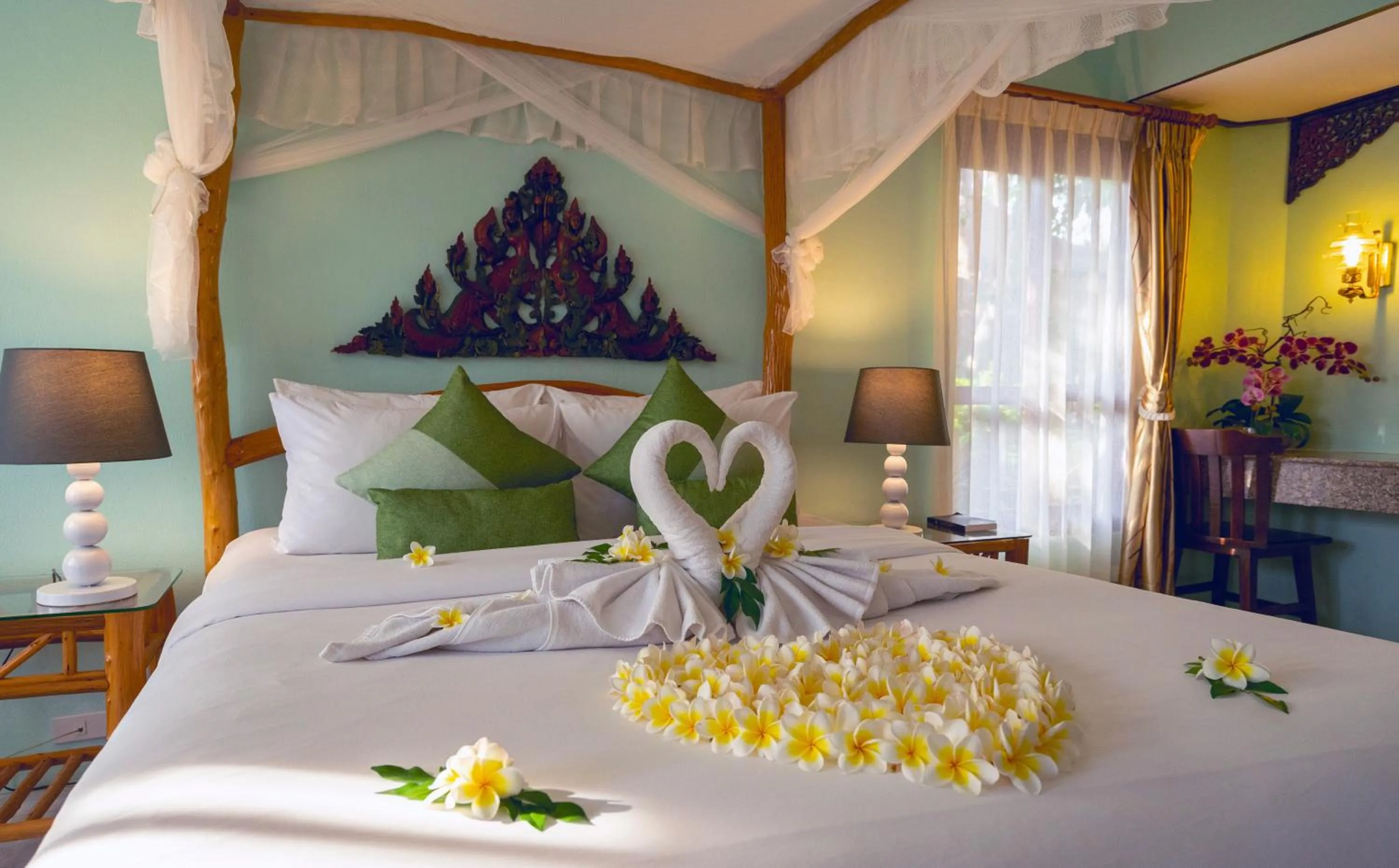 Bed in Chaweng Buri Resort