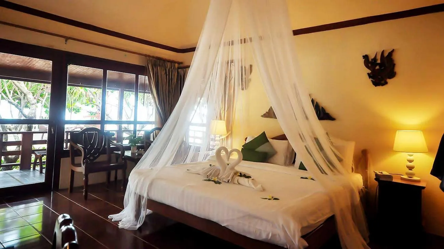 Bed in Chawengburi Resort