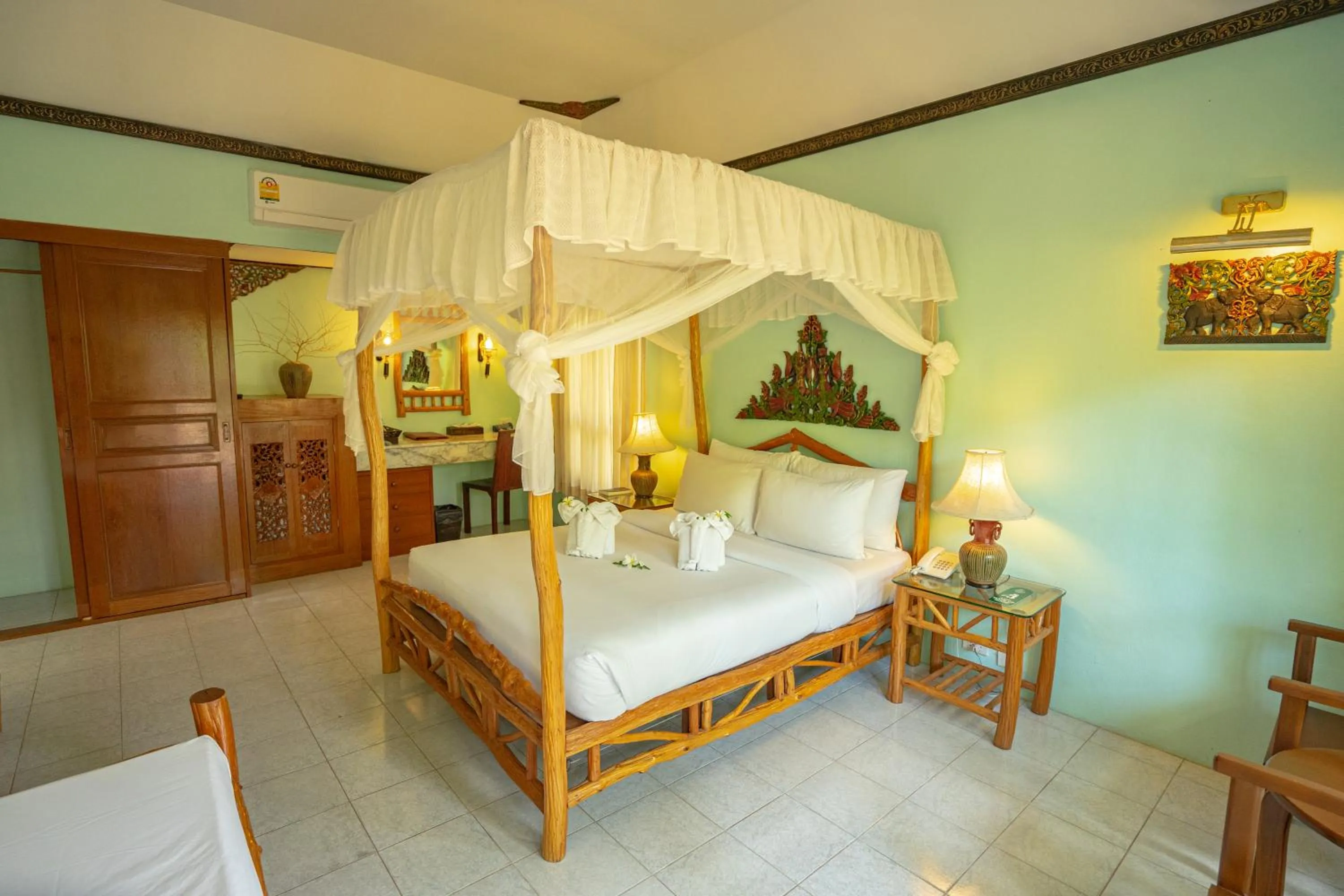Bed in Chaweng Buri Resort