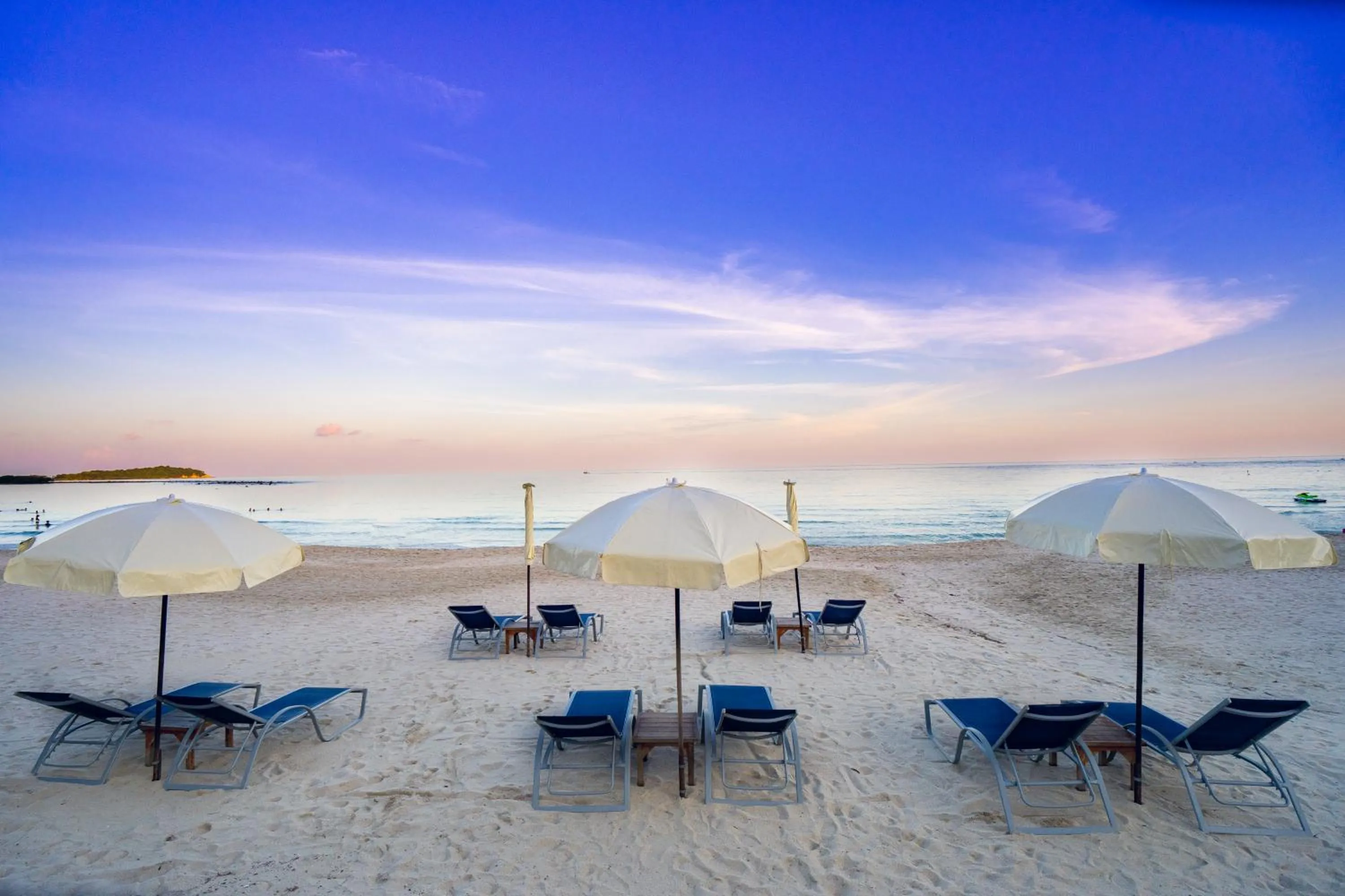 Beach in Chawengburi Resort