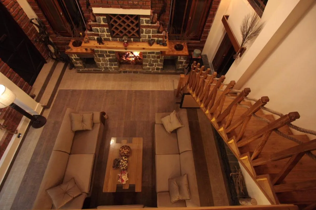 Restaurant/places to eat in The Divine Hima