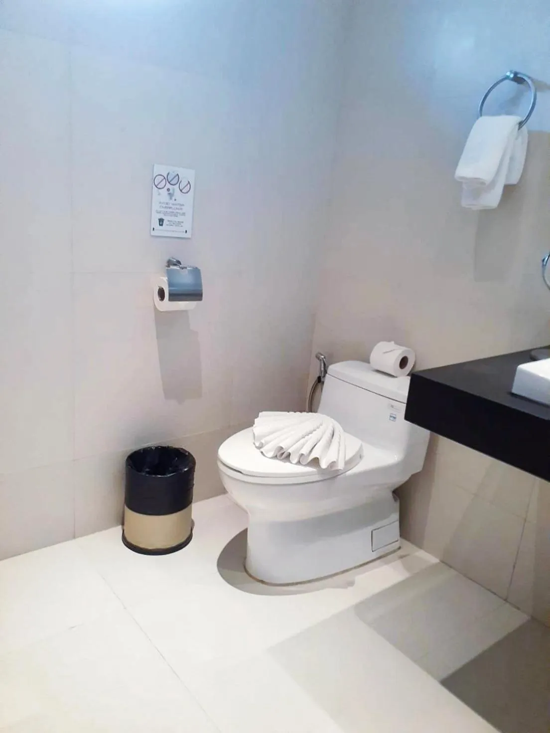 Bathroom in Beach Republic Koh Samui