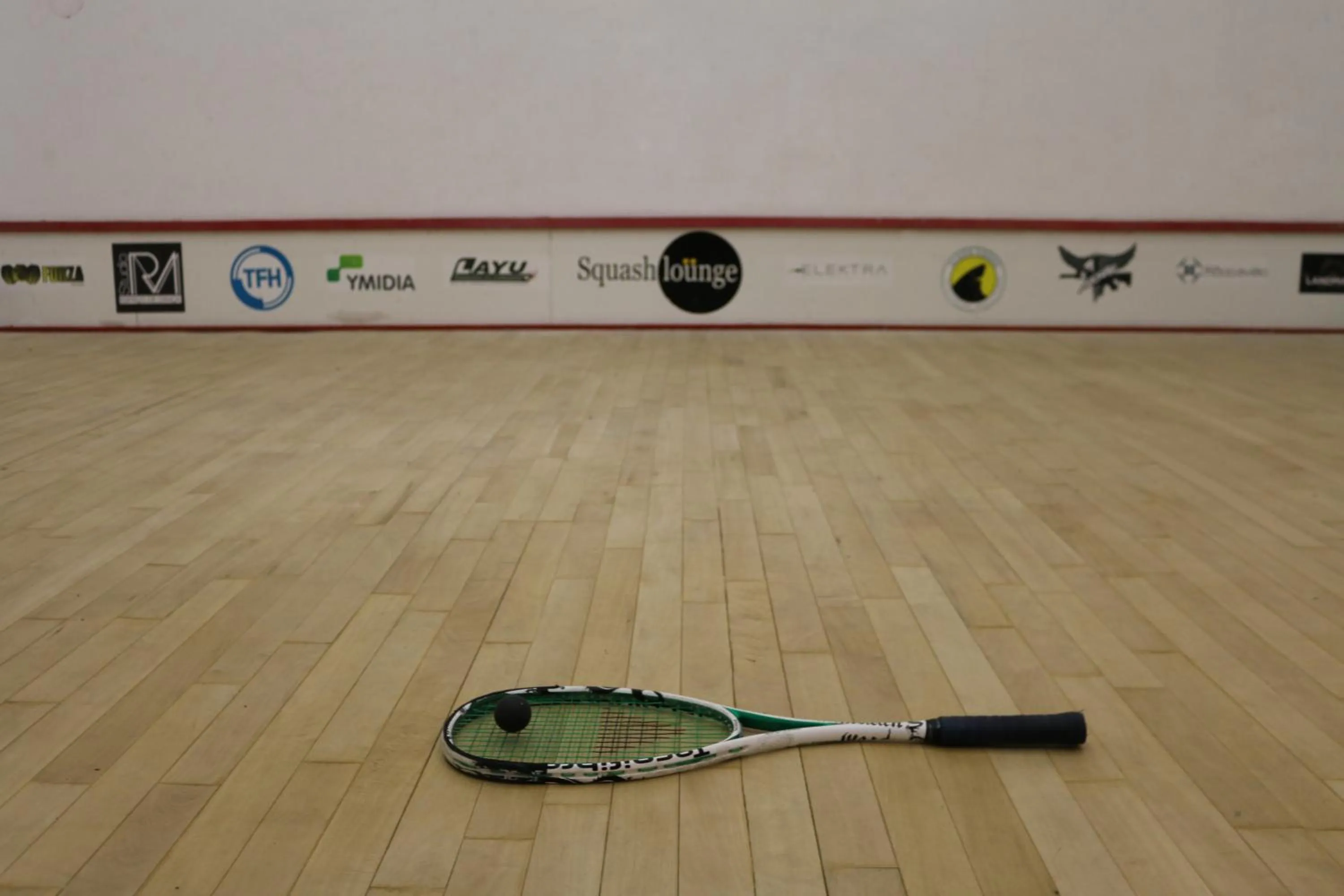 Squash in Landmark Residence - OFICIAL