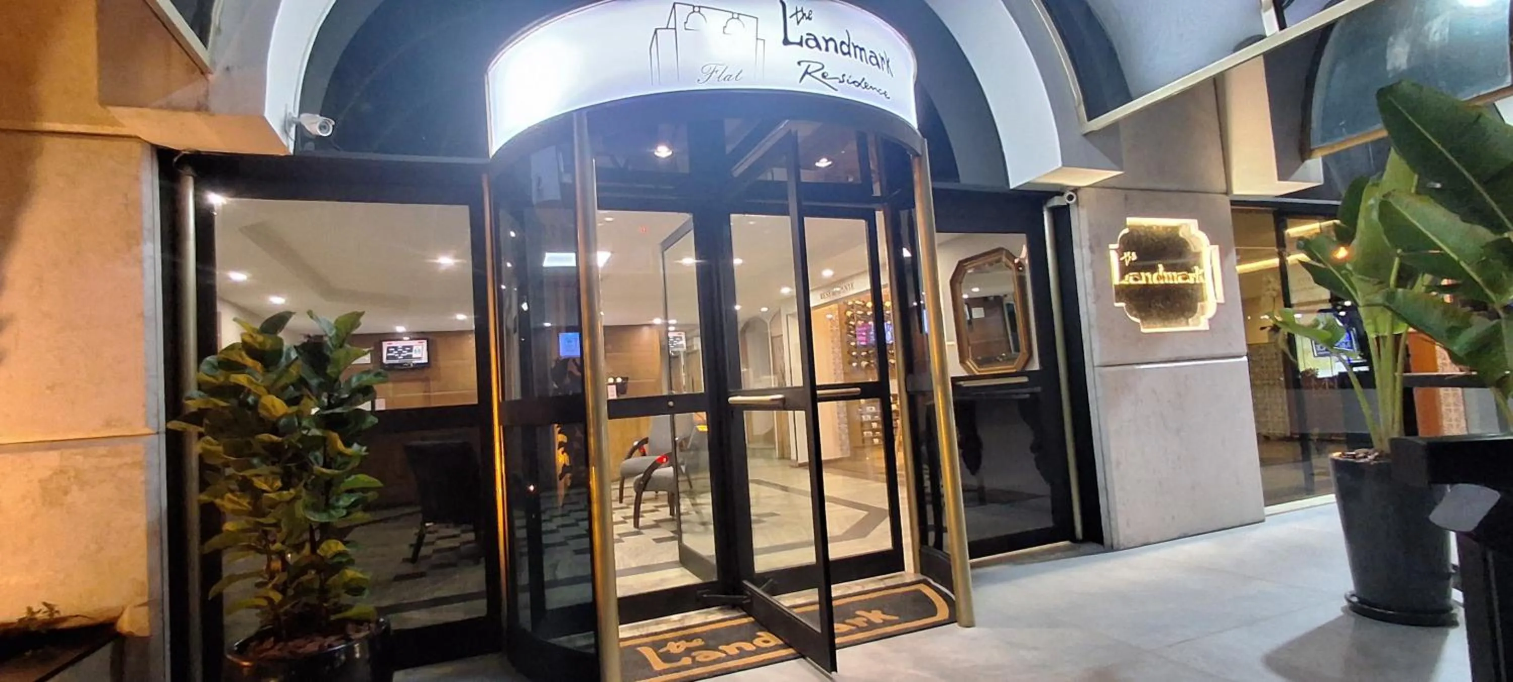 Facade/entrance in Landmark Residence - OFICIAL