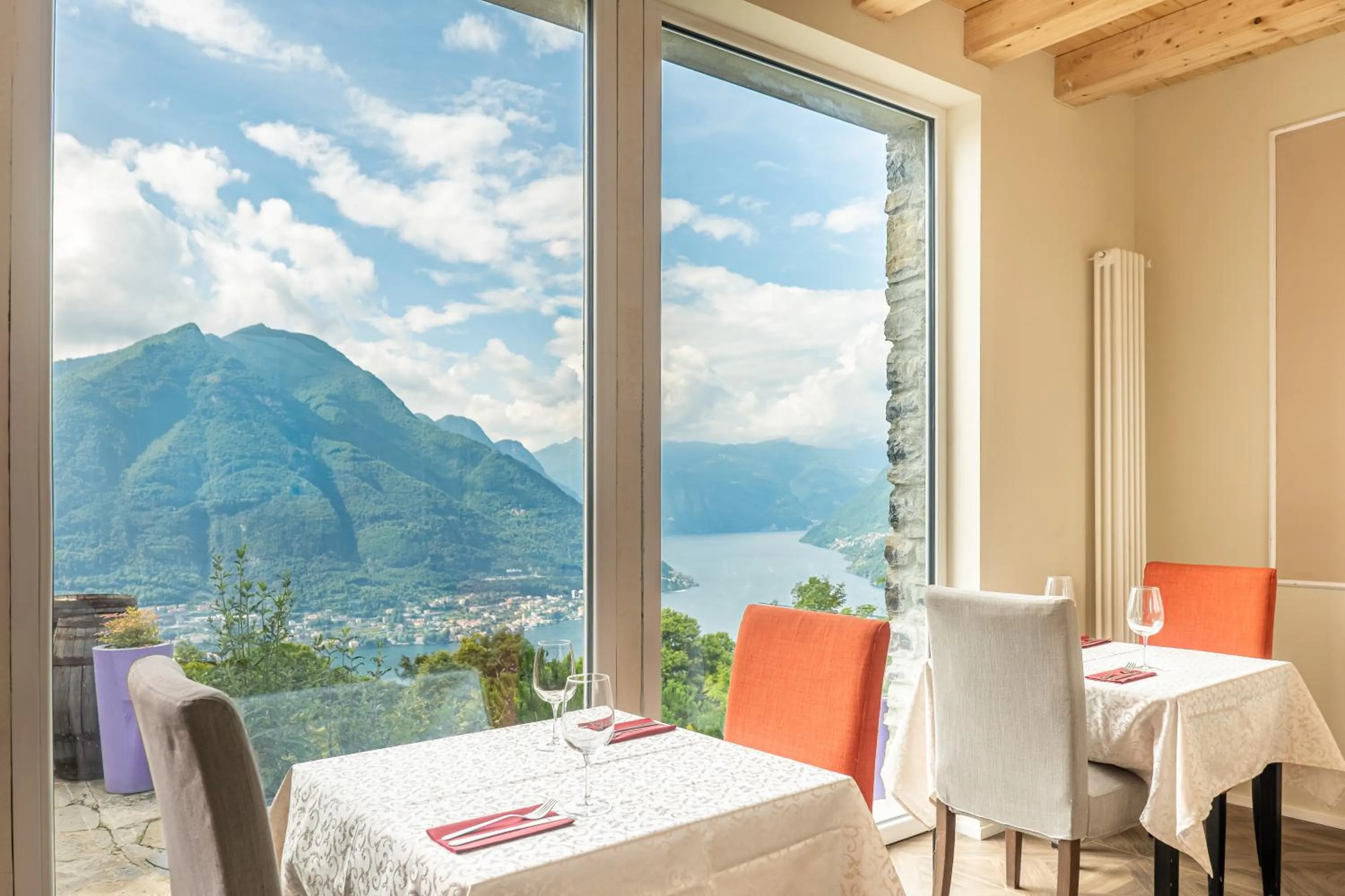 Restaurant/places to eat in Essentia Guest House