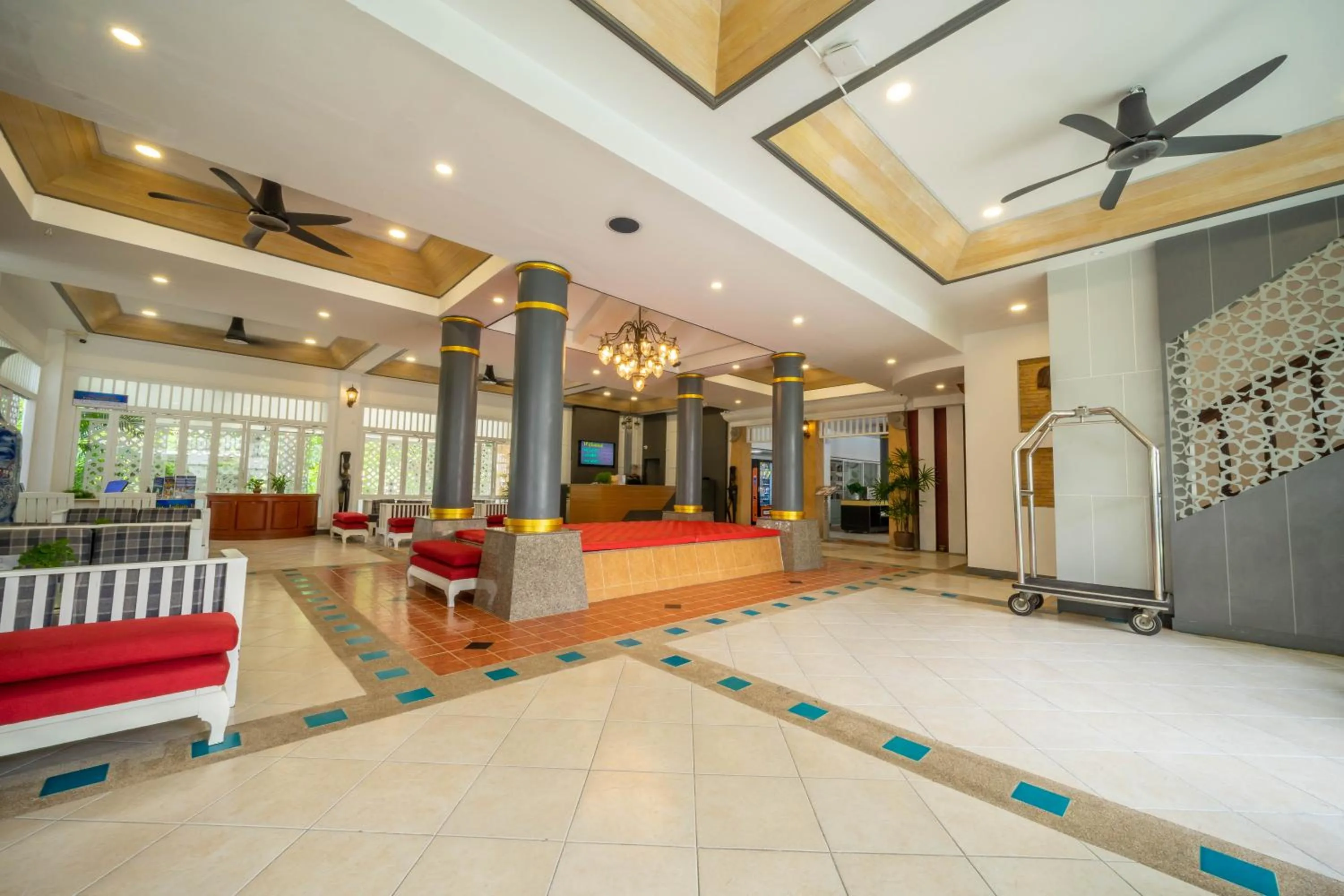 Lobby or reception in La Vintage Resort - Patong, Phuket