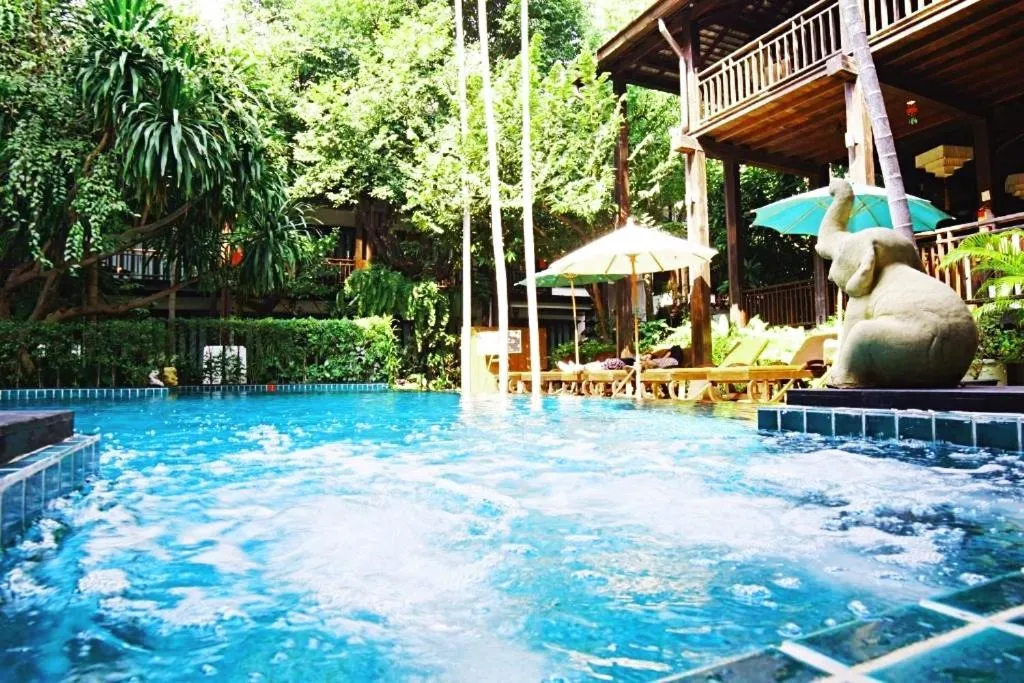 Swimming pool in Yantarasri Resort
