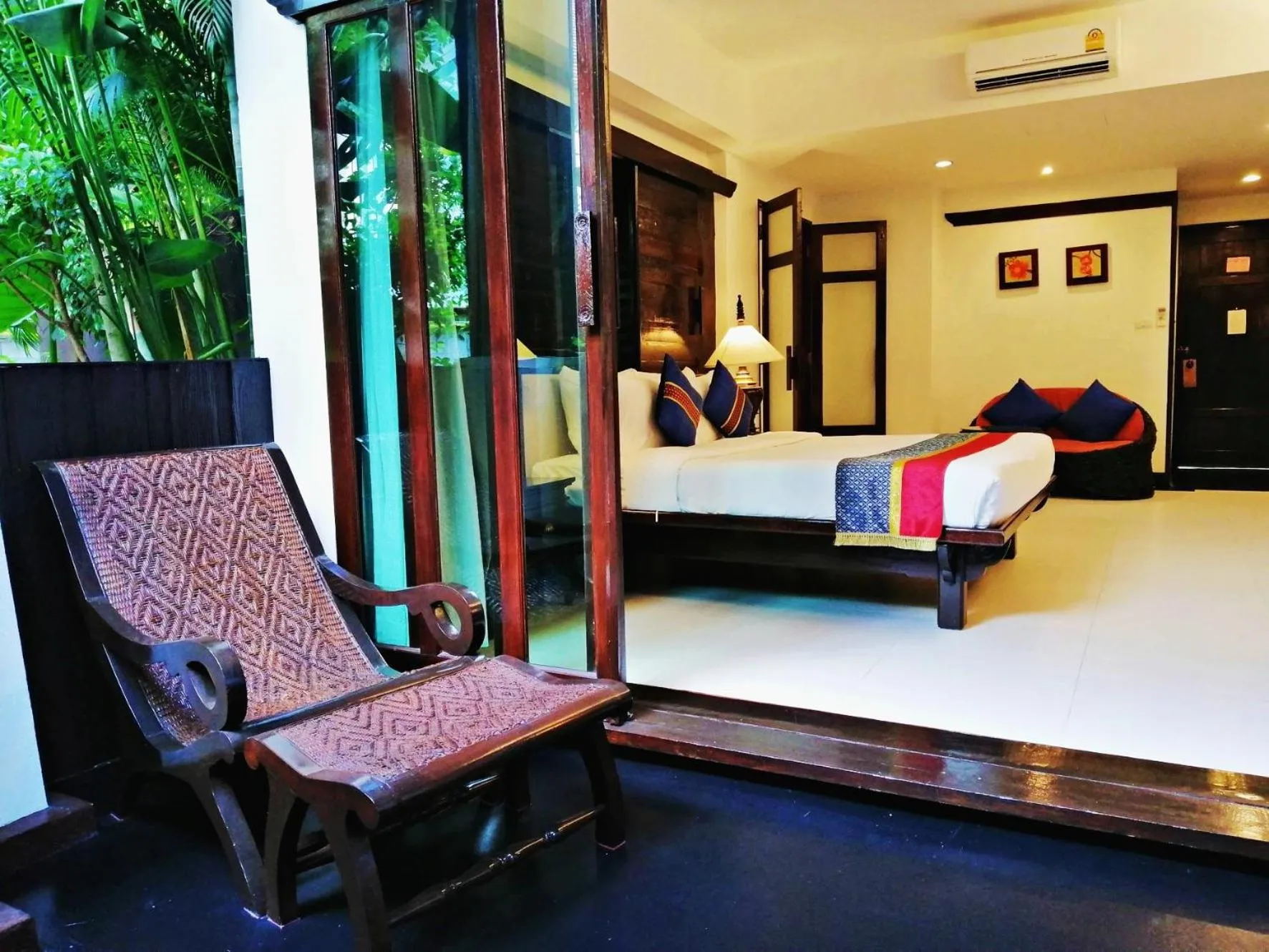 Seating area, Bed in Yantarasri Resort