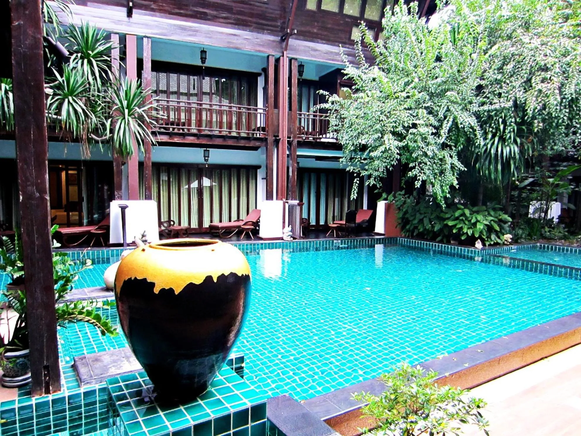 Swimming pool in Yantarasri Resort
