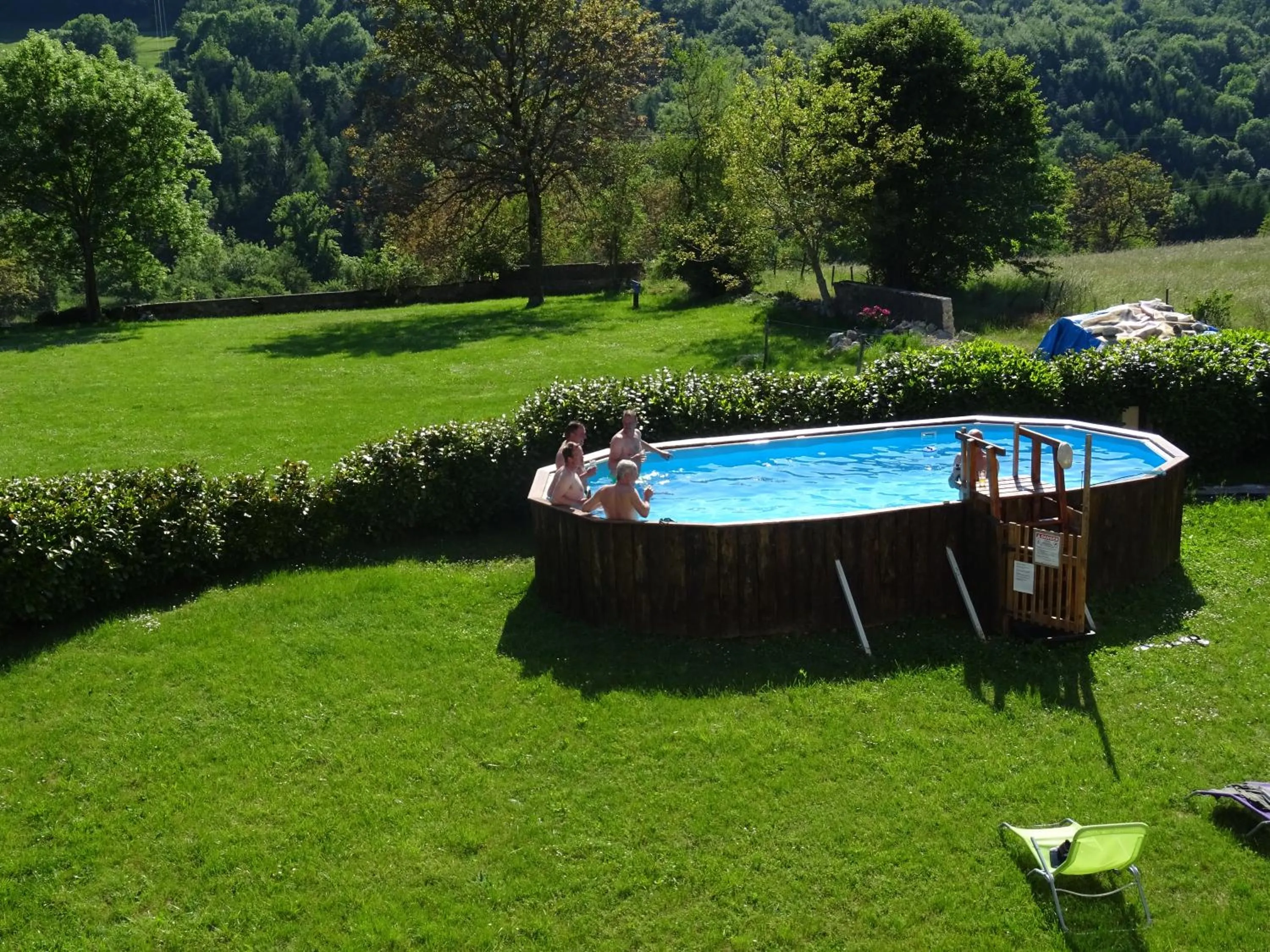 Property building in Goute la vie