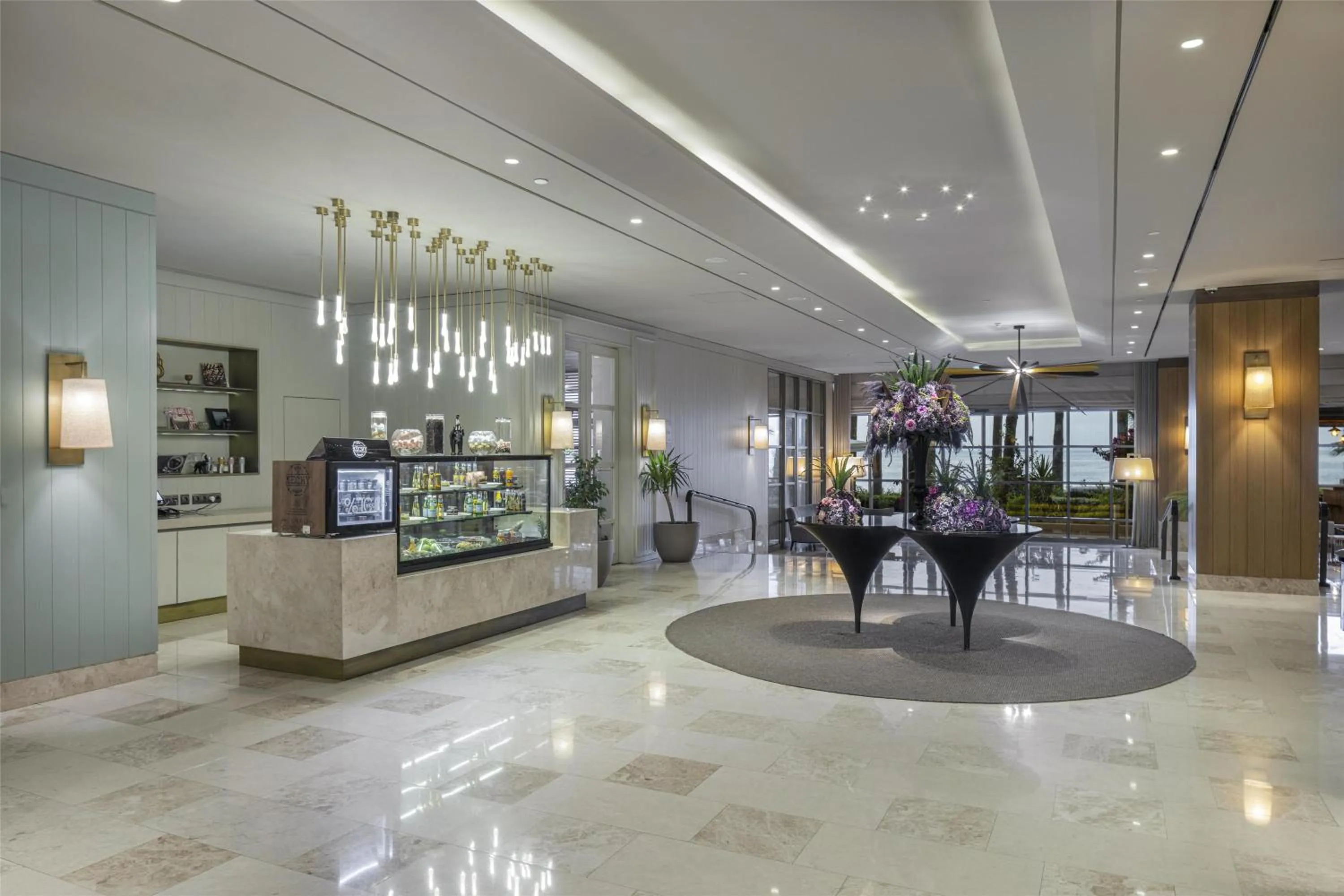 Lobby or reception in Mersin HiltonSA