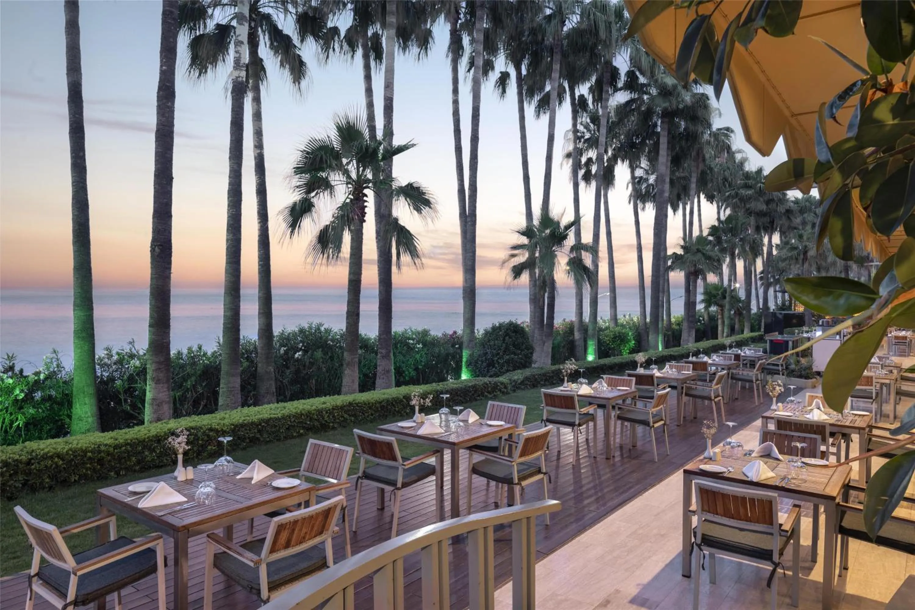 Restaurant/places to eat in Mersin HiltonSA