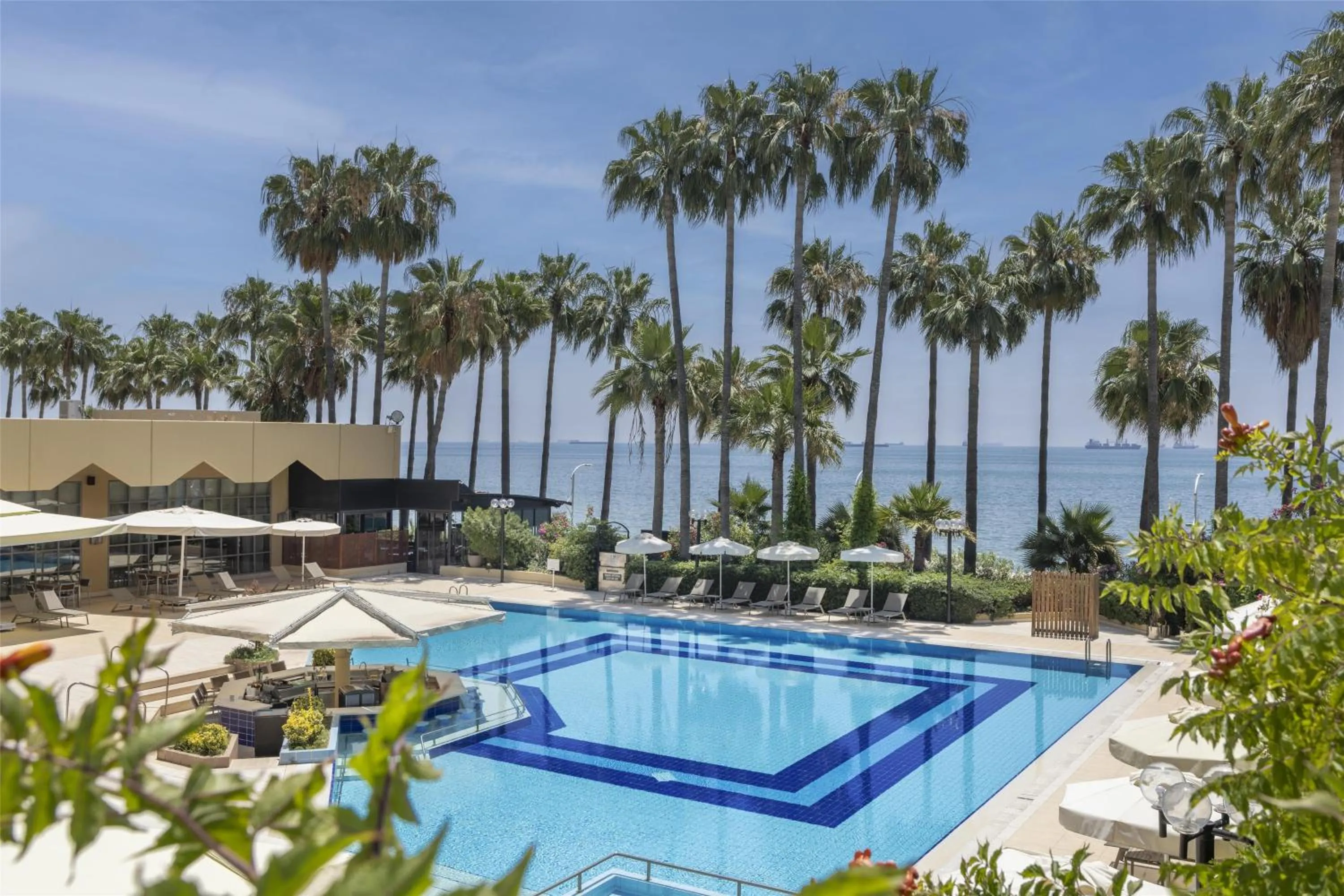Pool view in Mersin HiltonSA
